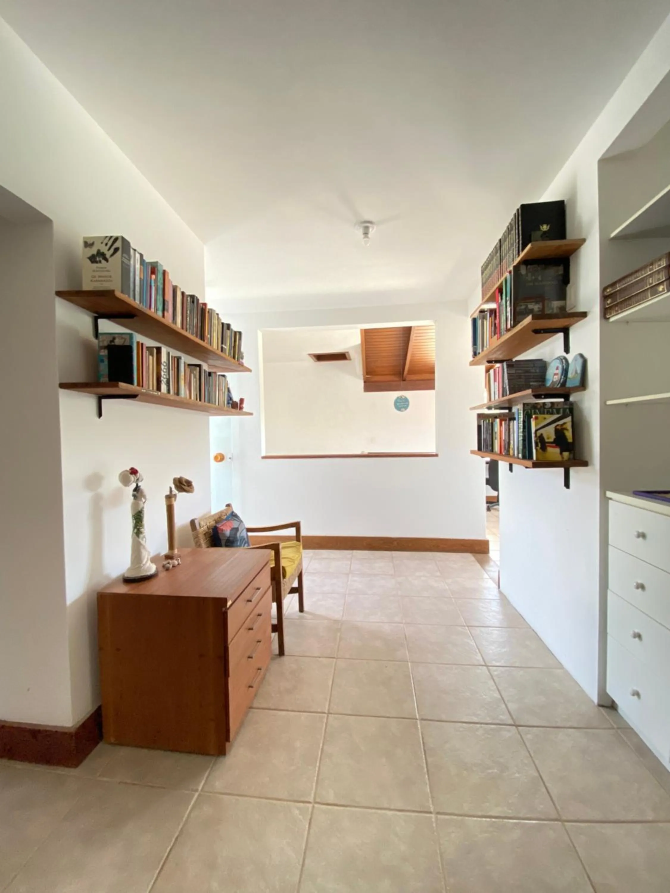 Library in Patz Houz Hostel