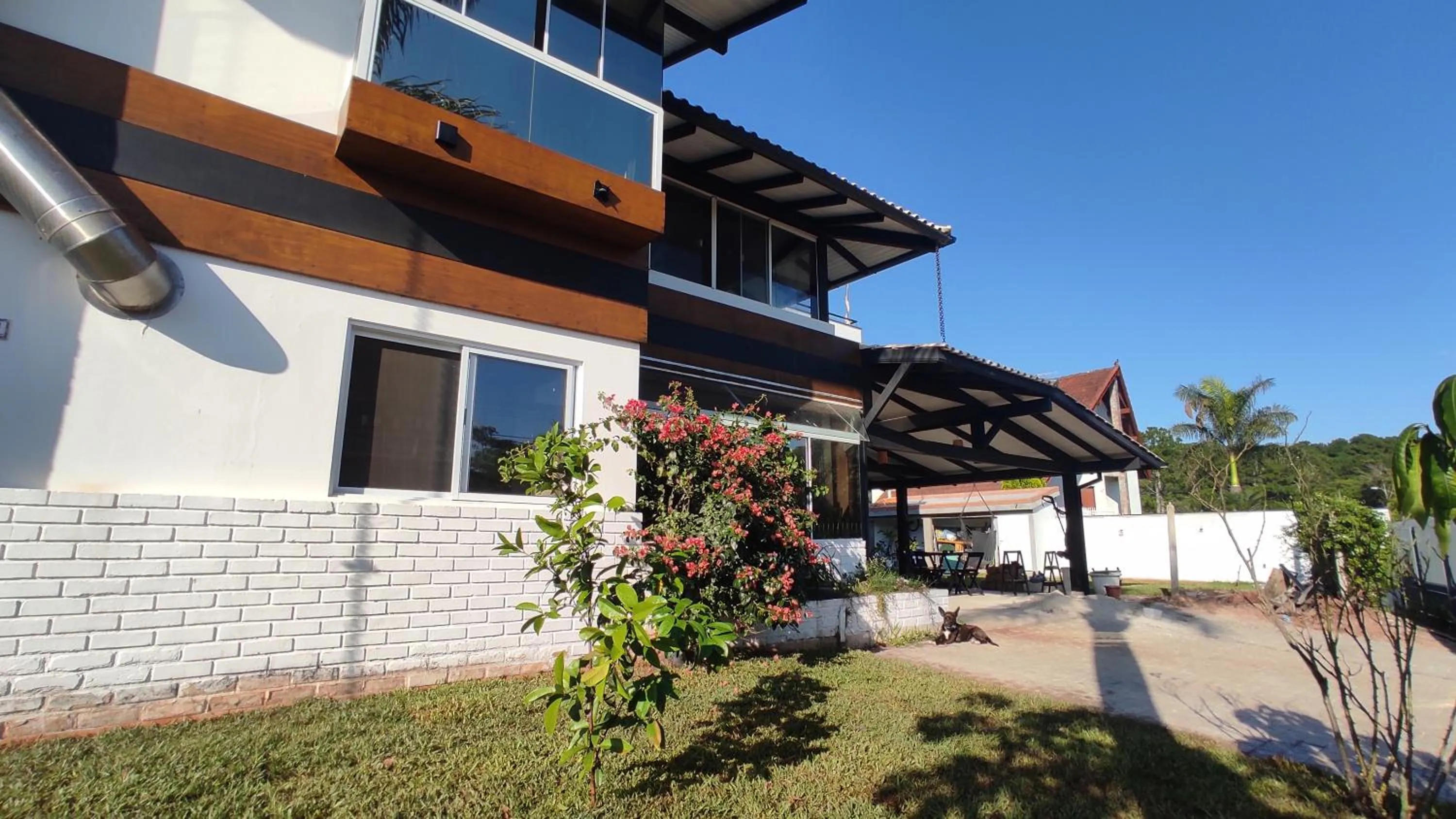 Facade/entrance in Patz Houz Hostel