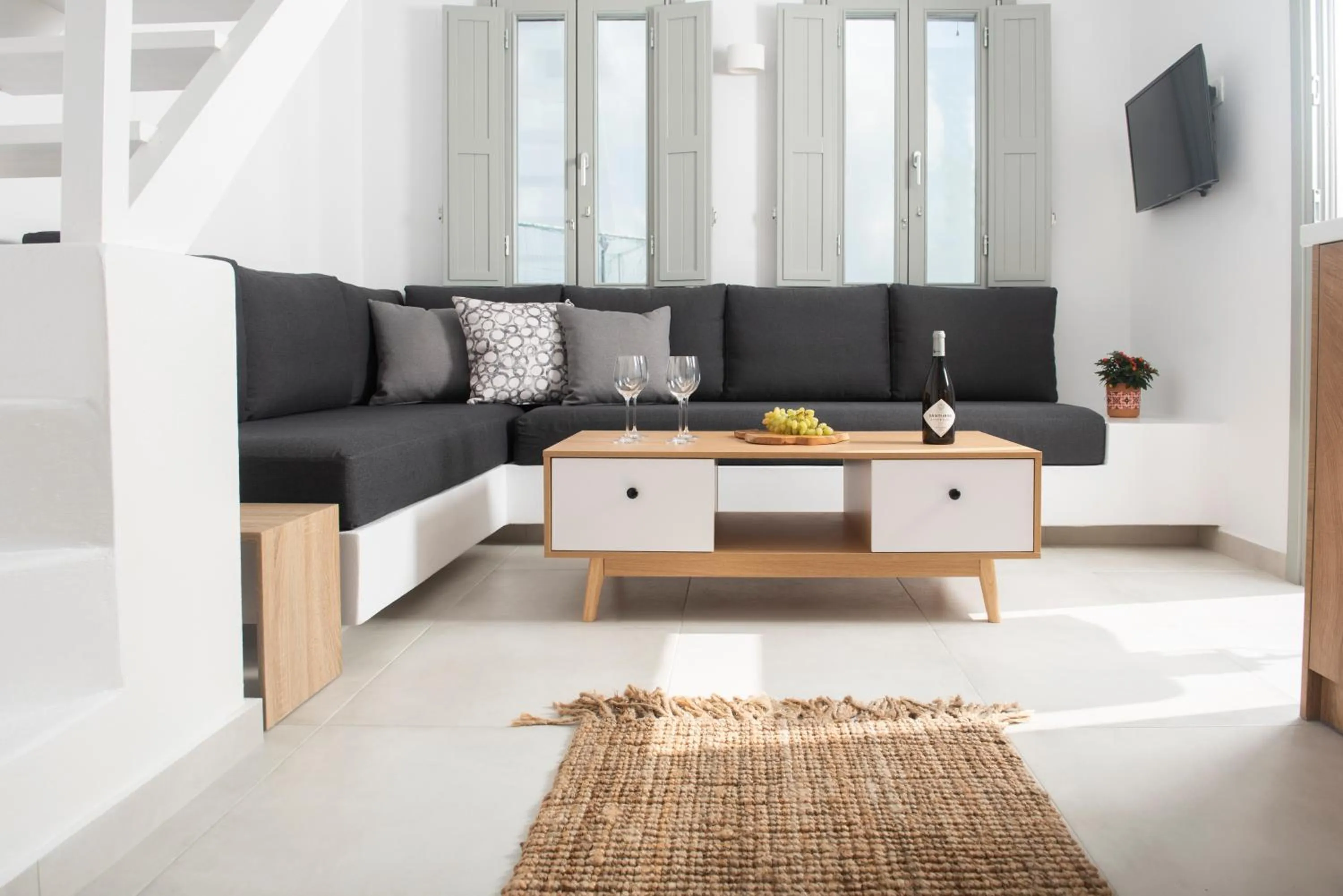 TV and multimedia in White Orchid Suites