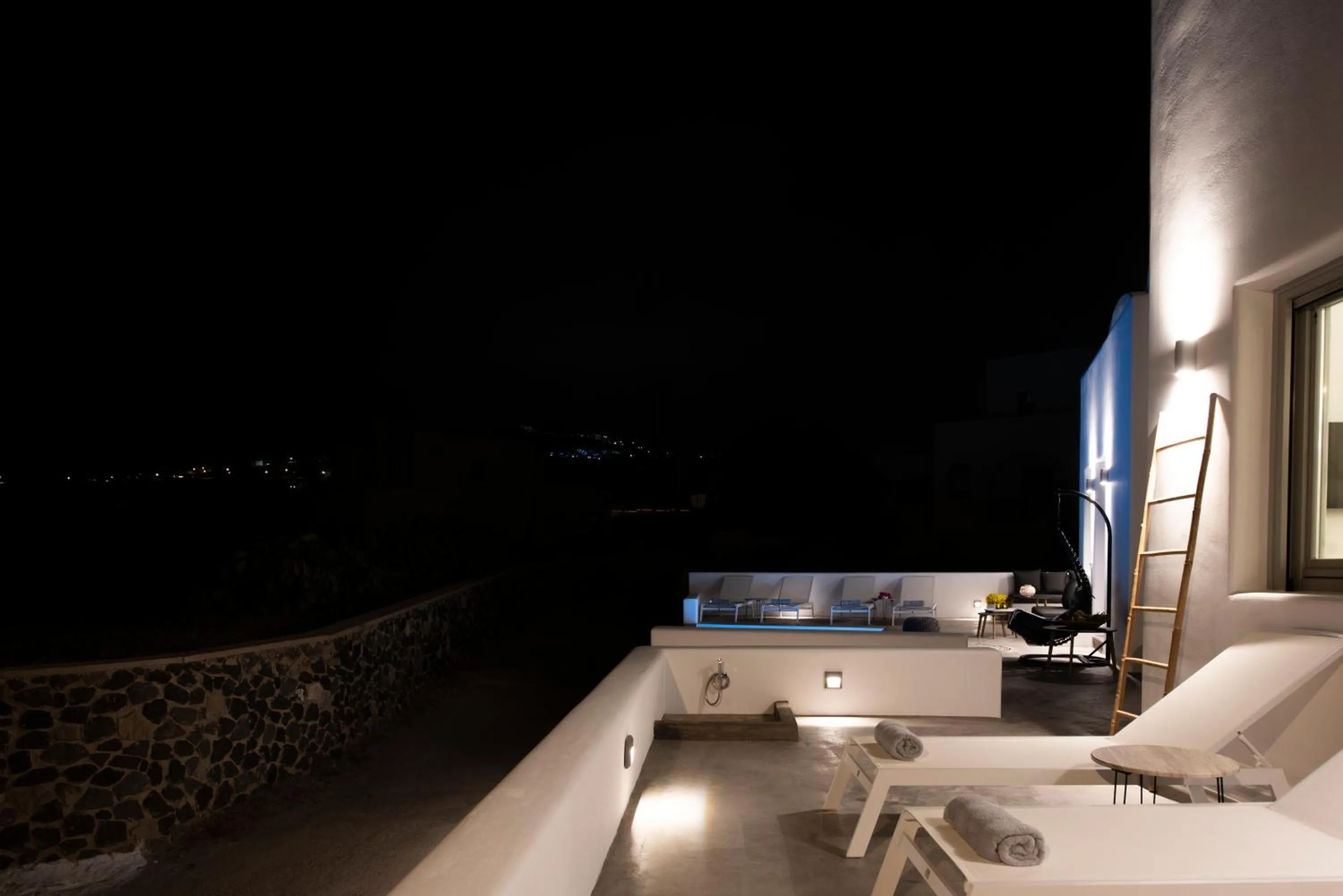 Night in White Orchid Suites