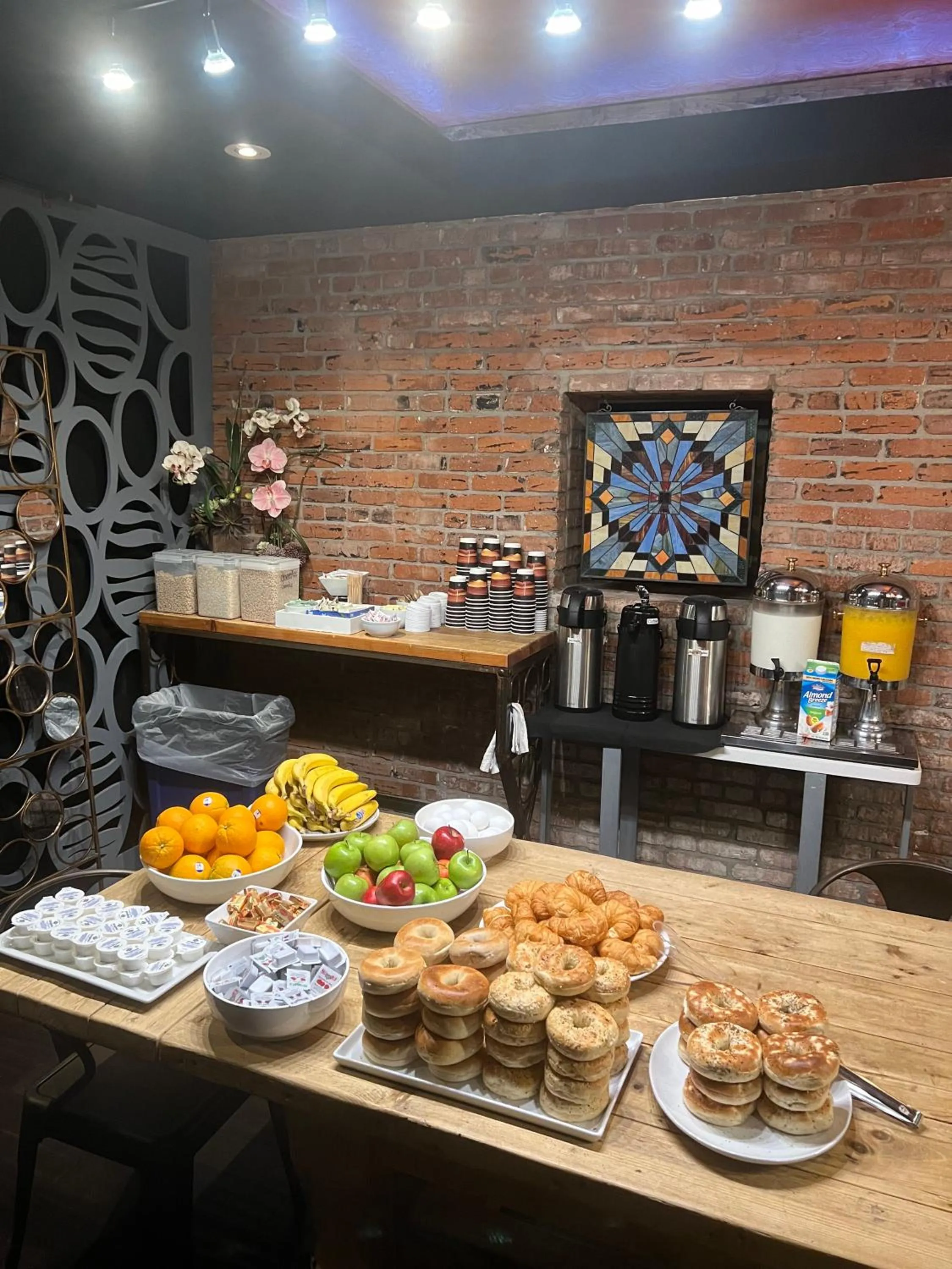 Breakfast in The O Hotel, Trademark Collection by Wyndham