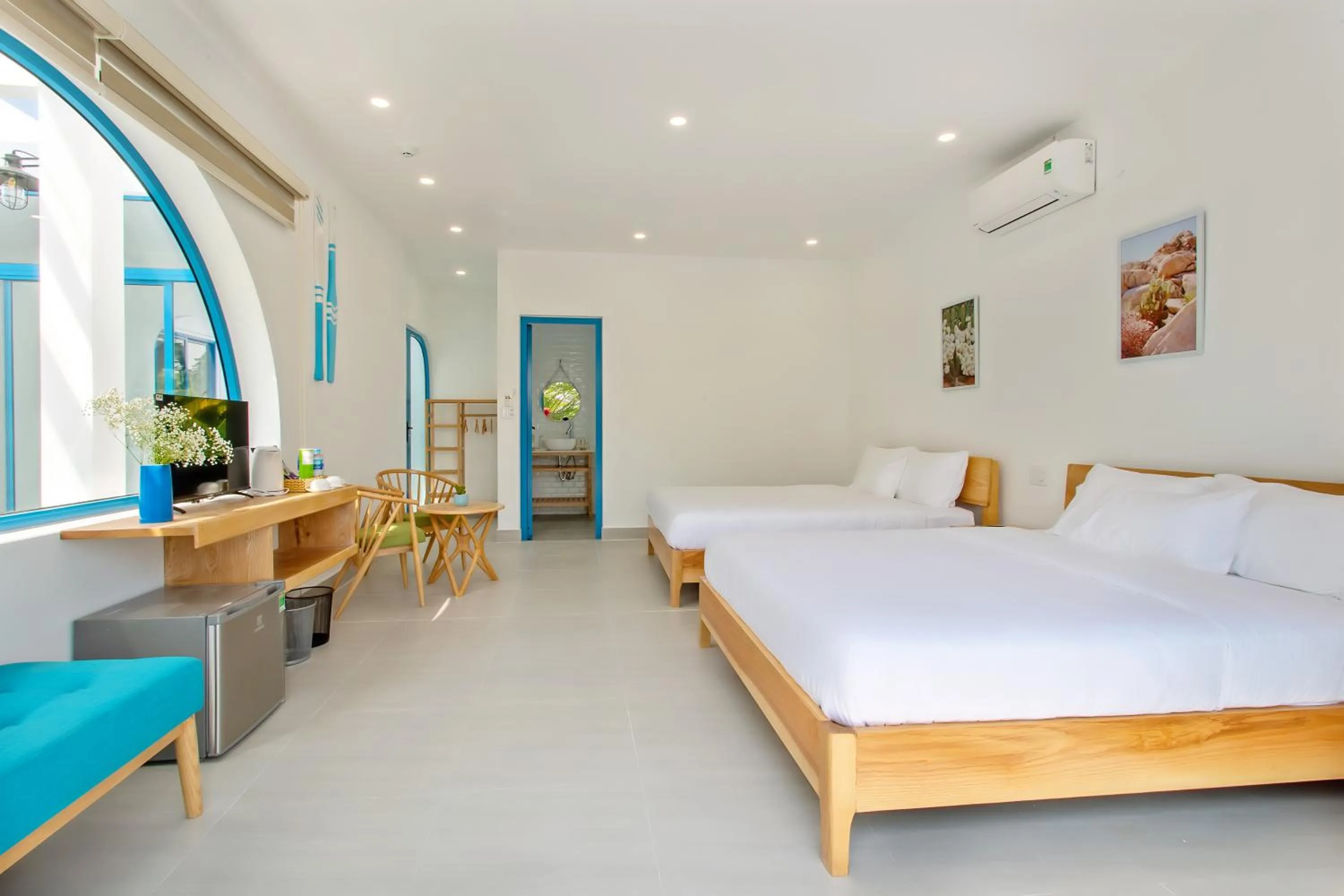 Bed in Santorin HoiAn Villa
