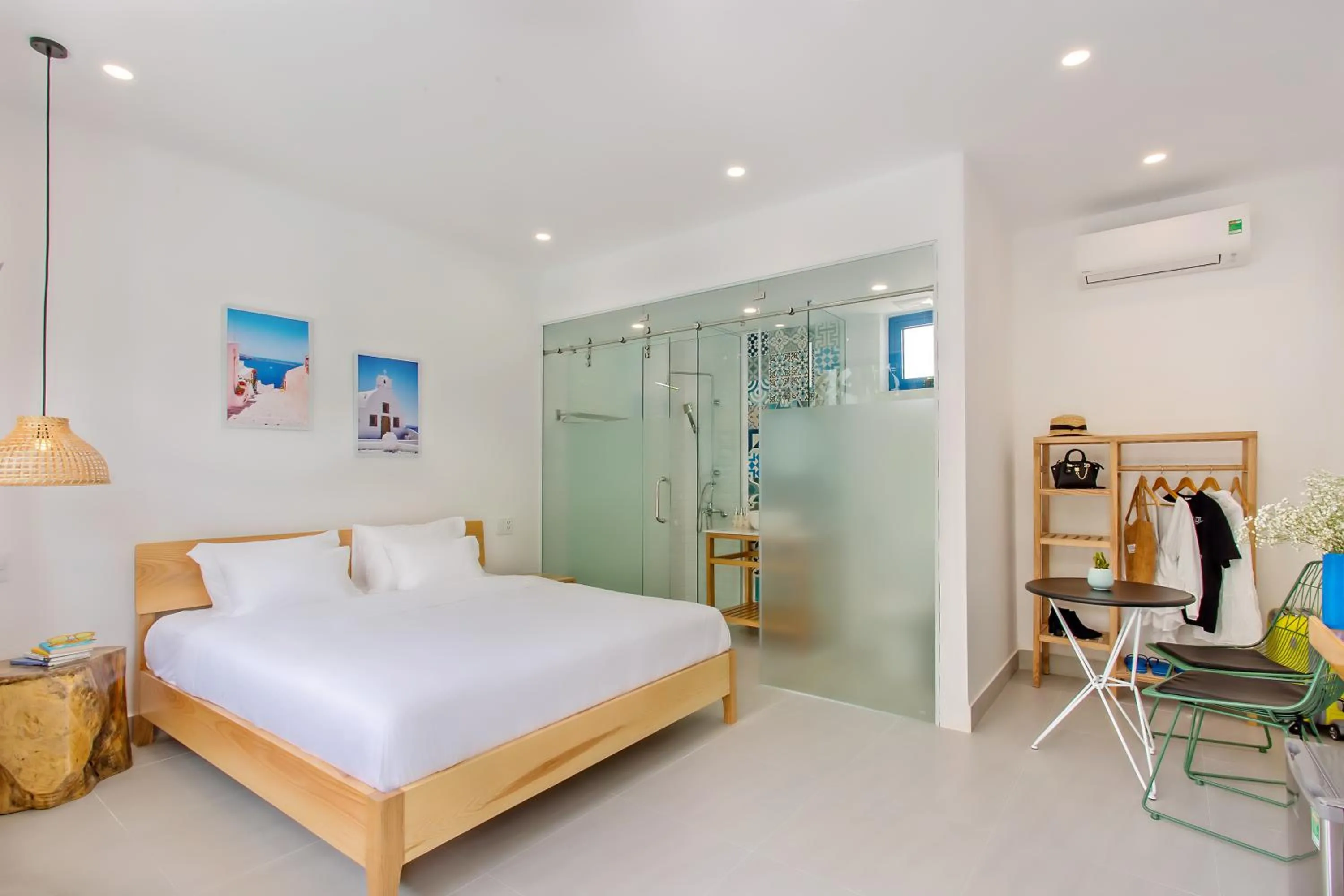 Bed in Santorin HoiAn Villa