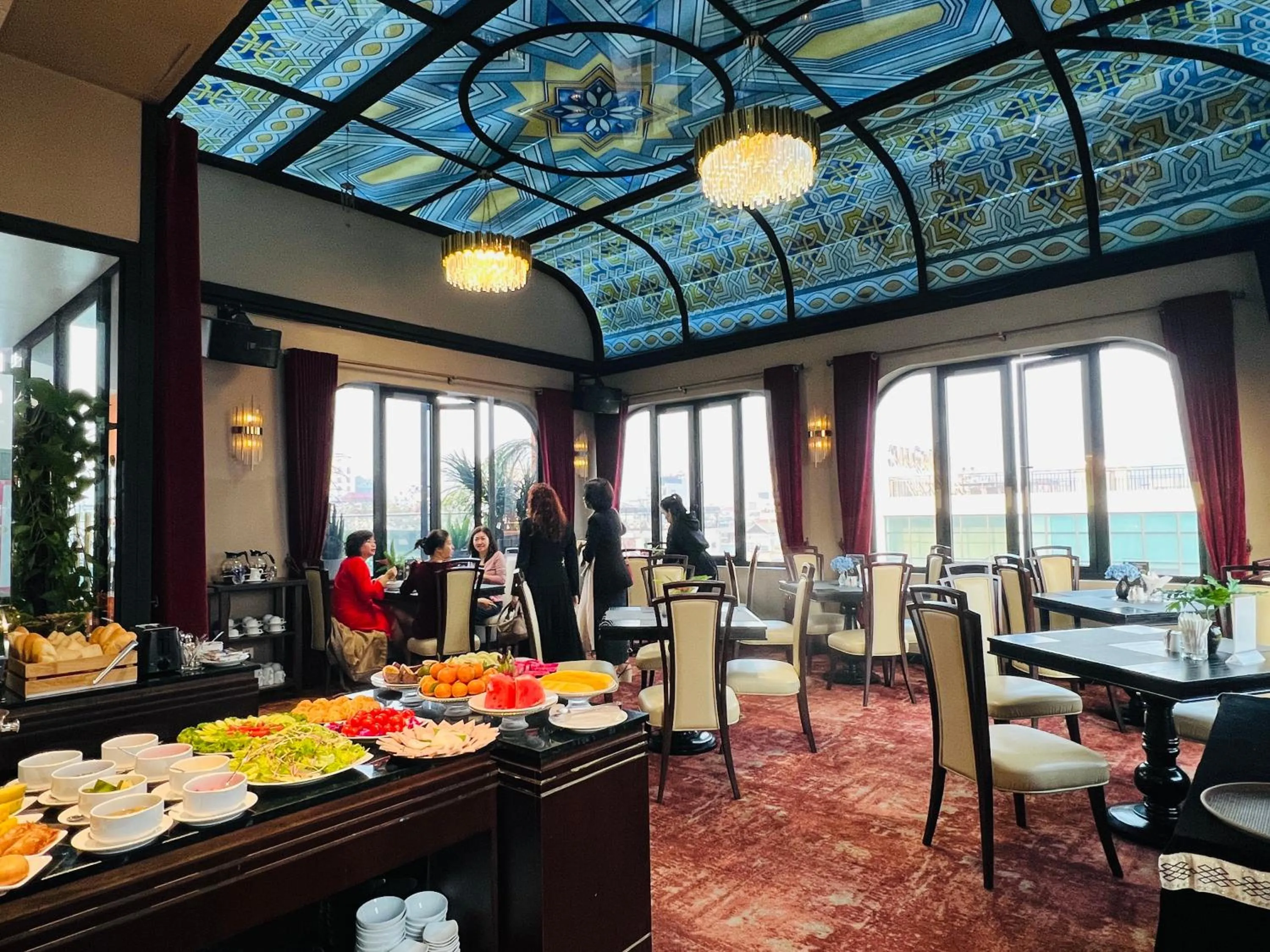 Restaurant/places to eat in Hotel du Monde Art