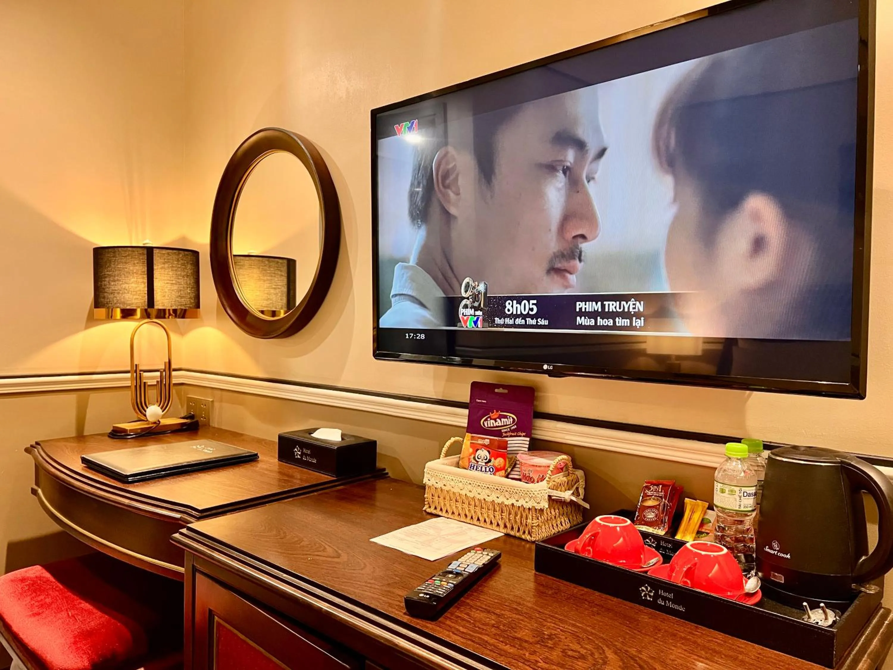 TV and multimedia in Hotel du Monde Art