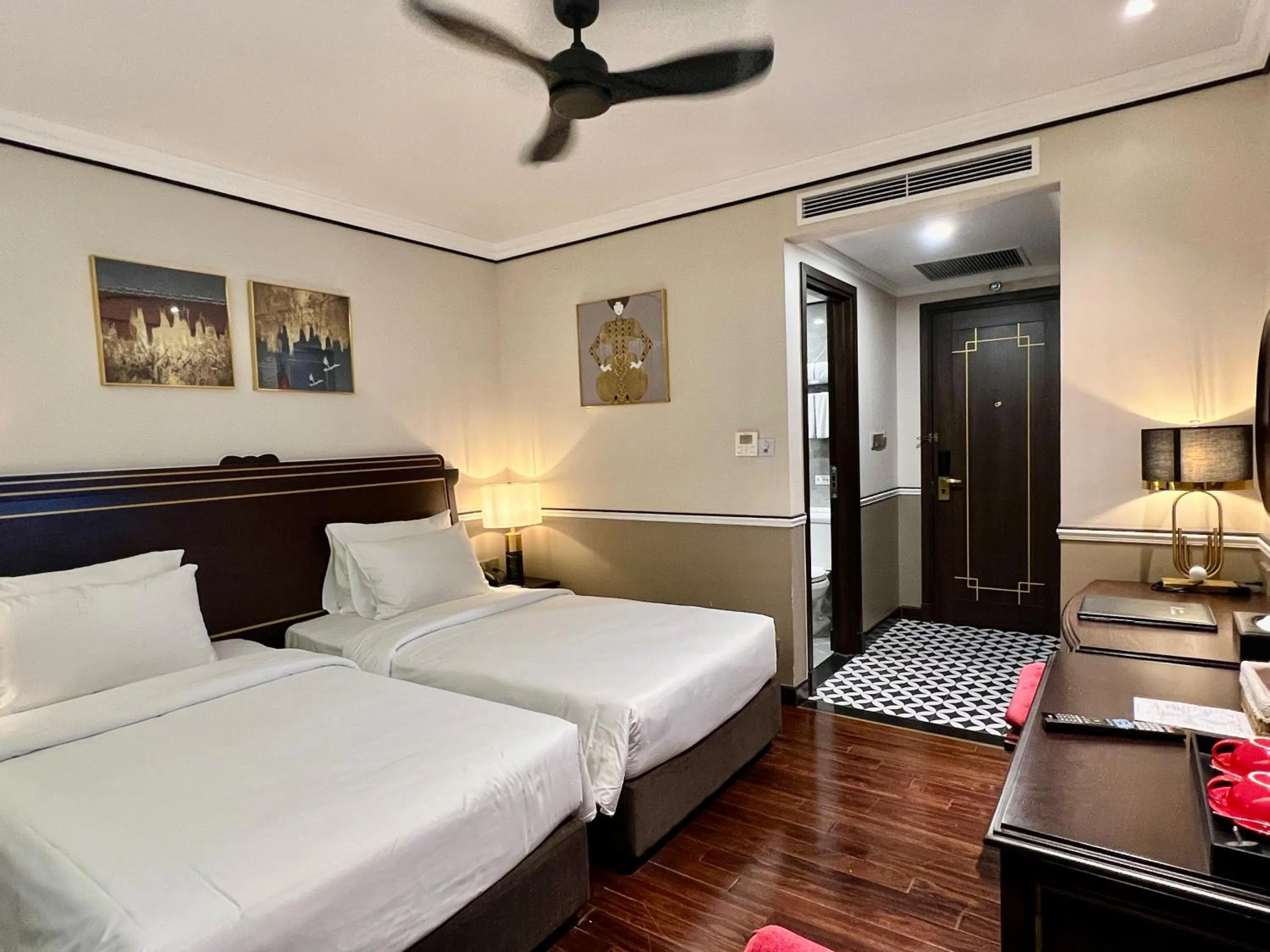 Bed in Hotel du Monde Art