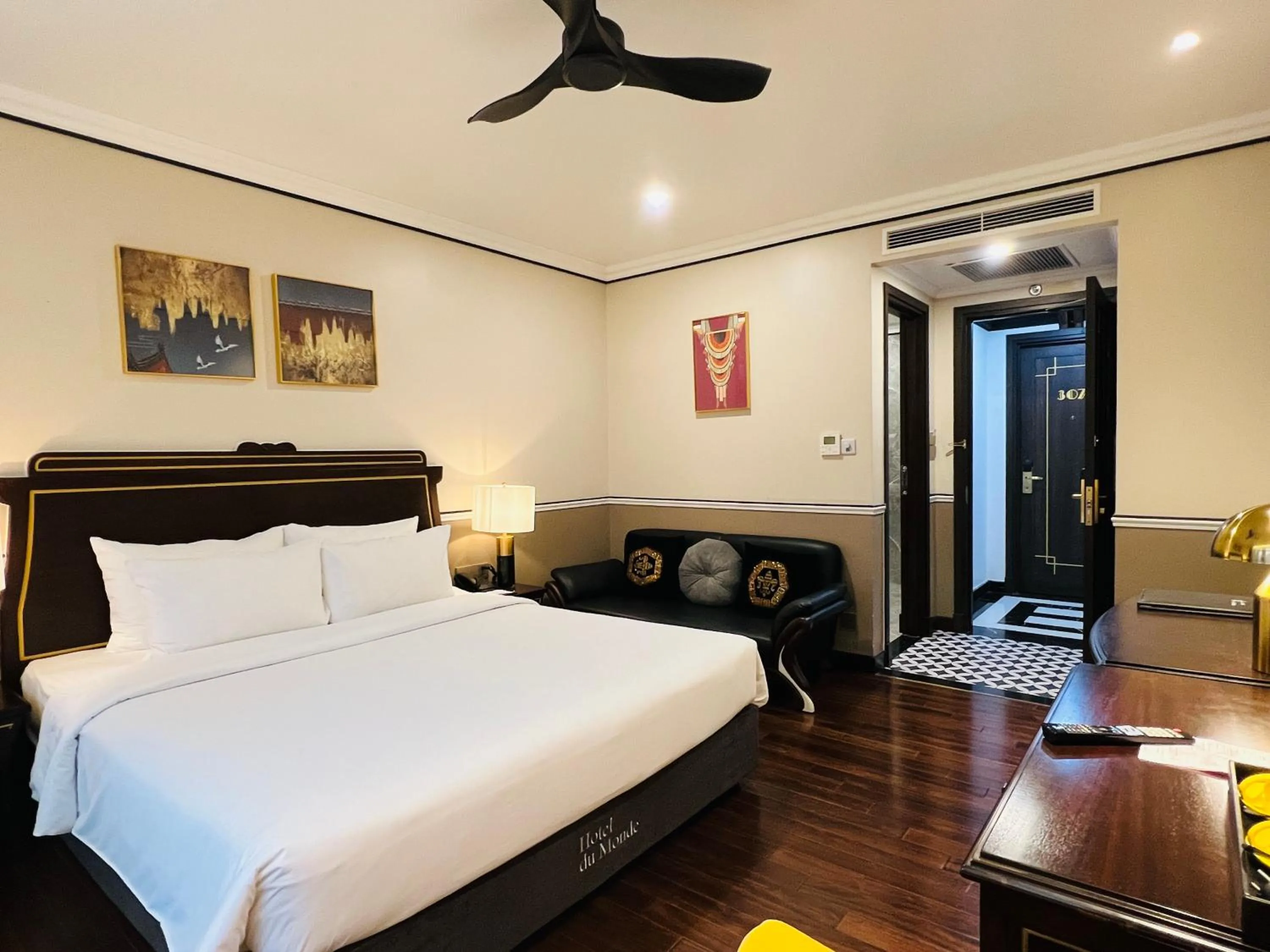 Bed in Hotel du Monde Art