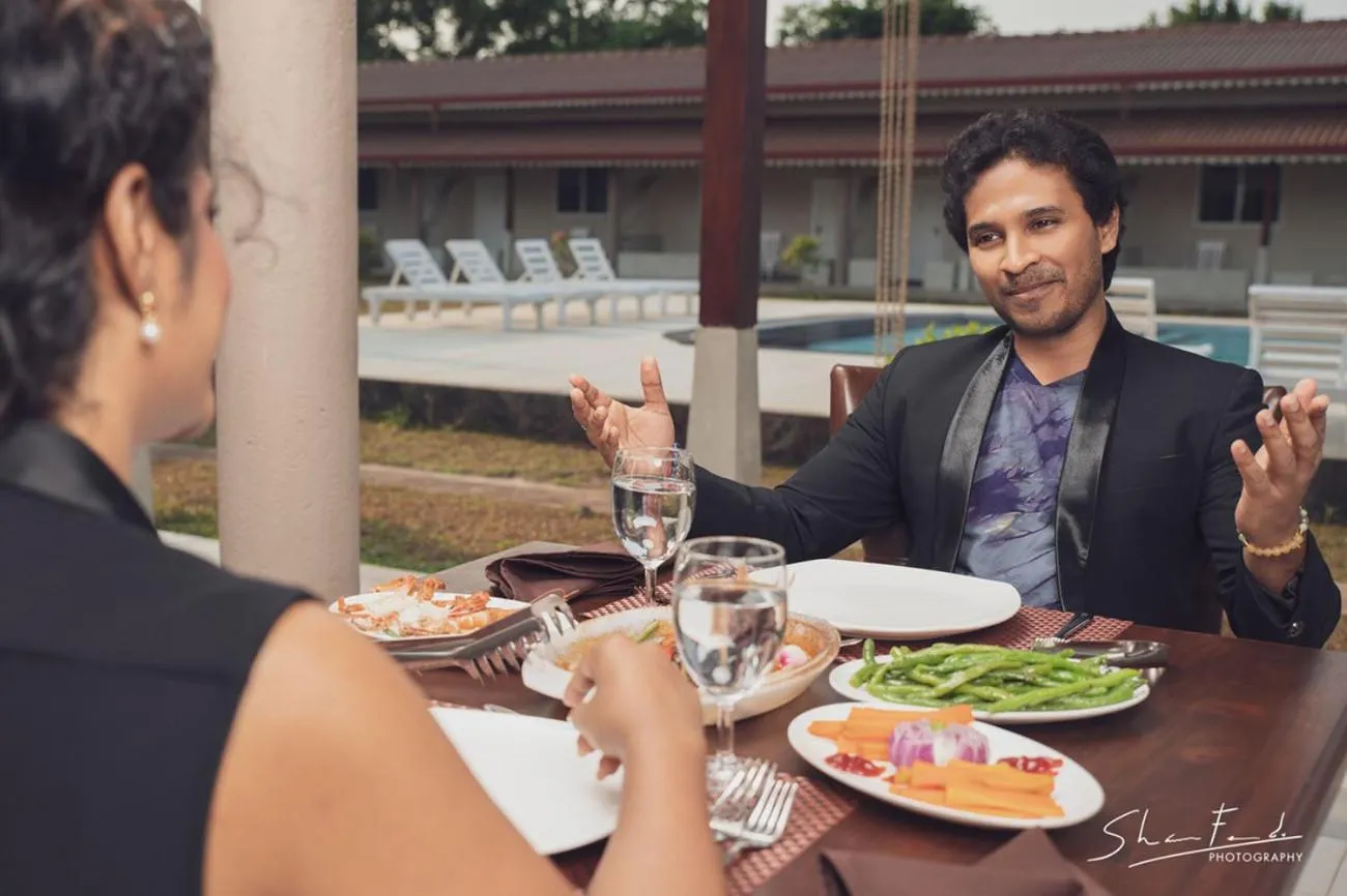 Restaurant/places to eat in Nilakma Lagoon