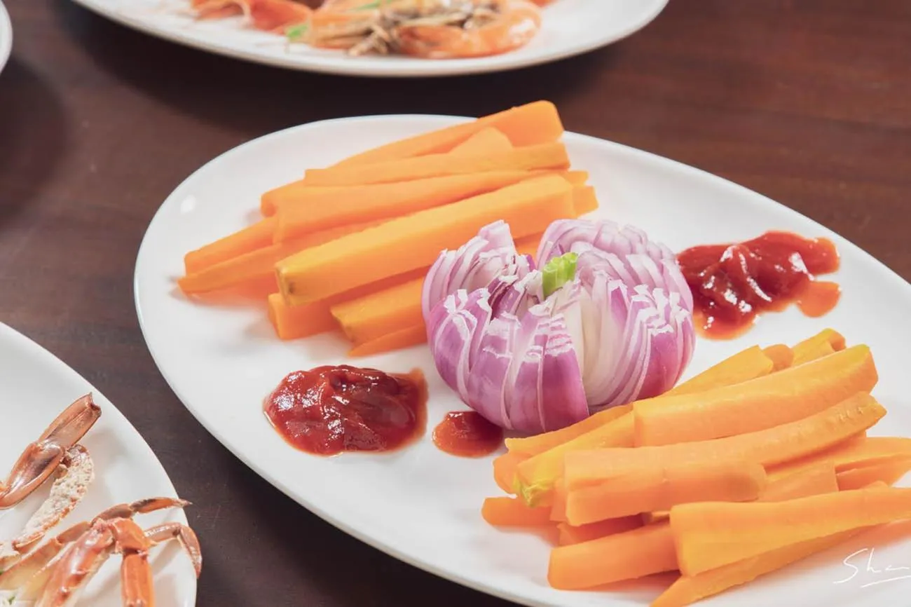 Restaurant/places to eat in Nilakma Lagoon