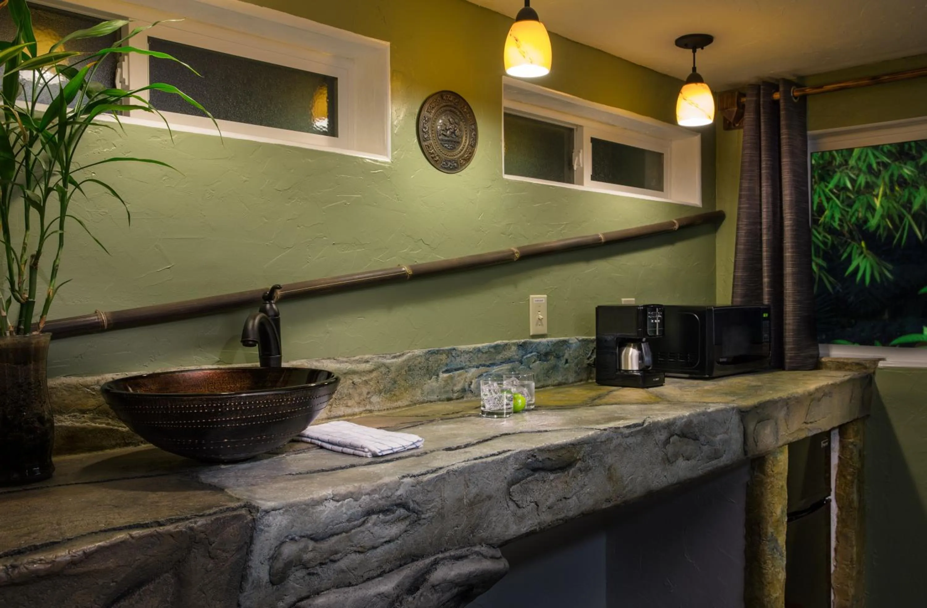 Kitchen or kitchenette in Chalet Kilauea