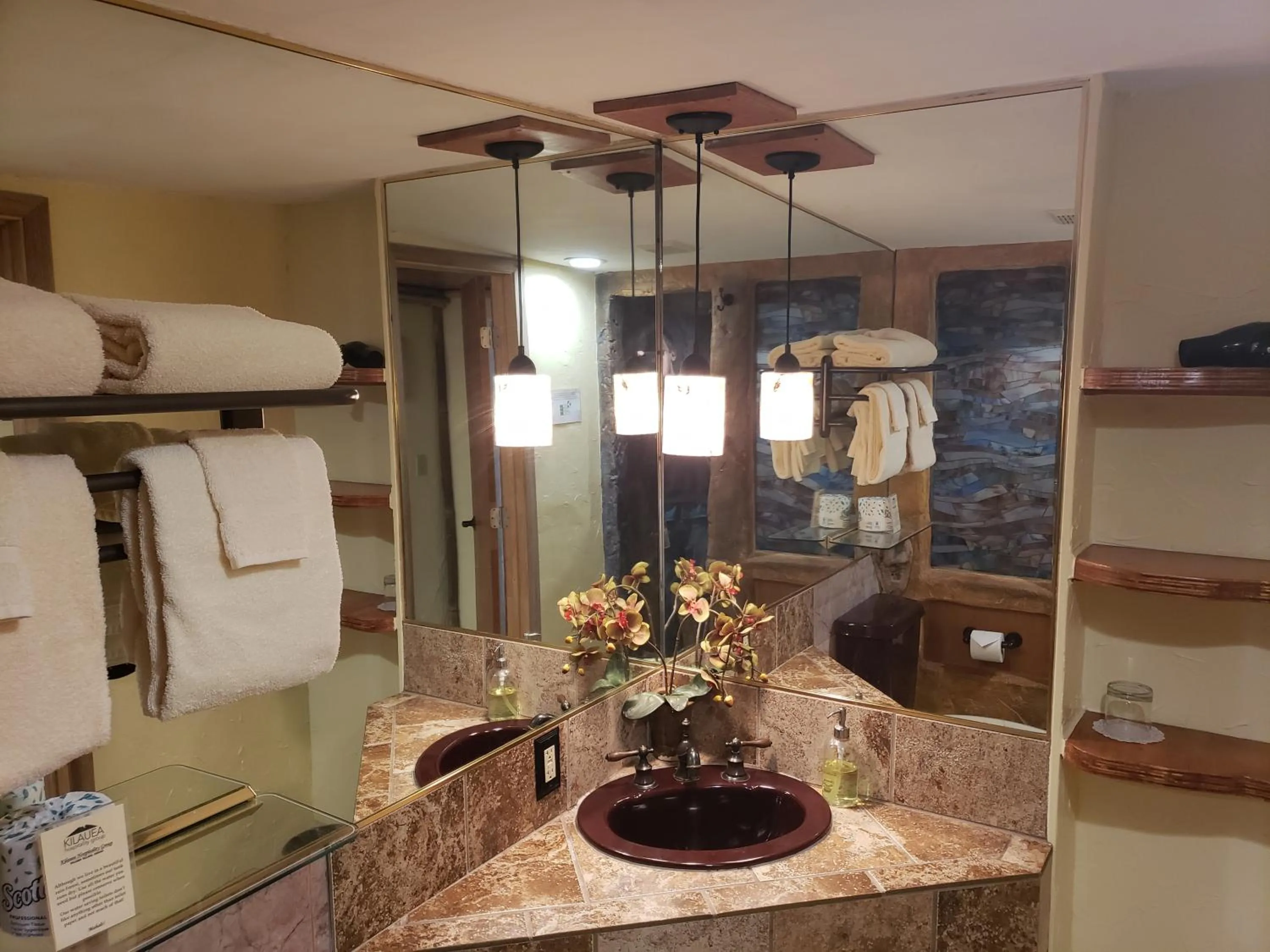 Bathroom in Chalet Kilauea