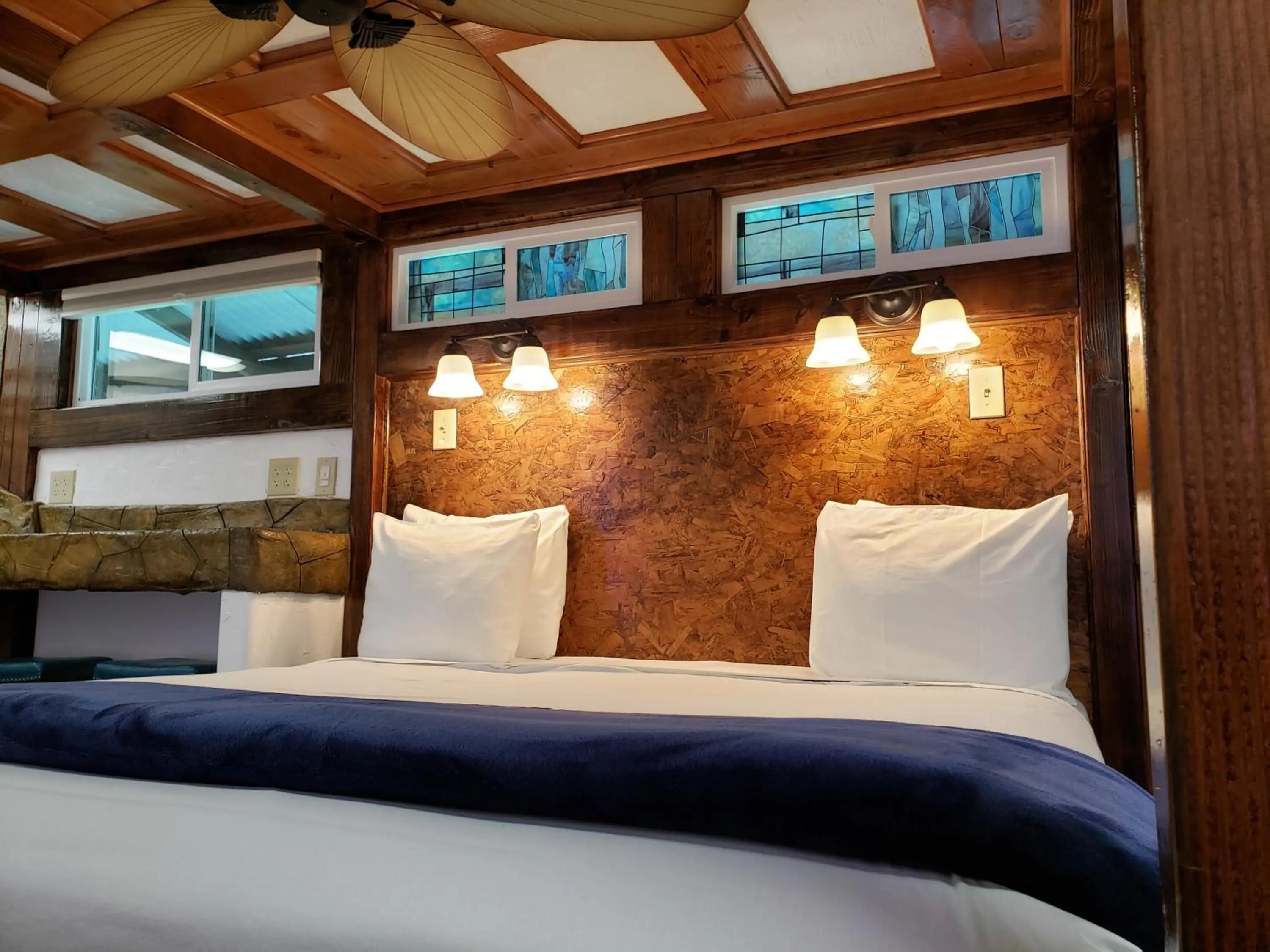 Bedroom, Bed in Chalet Kilauea