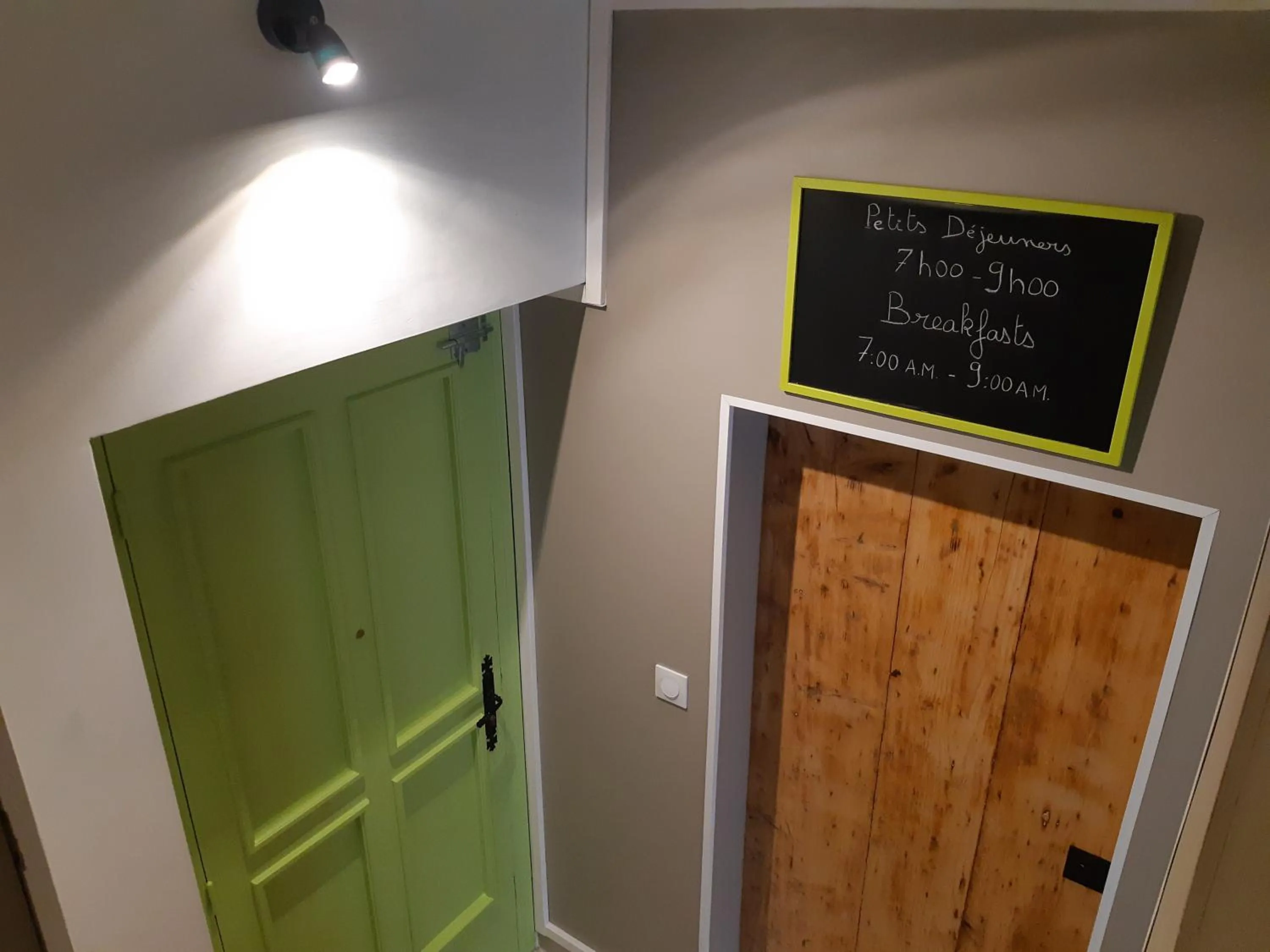 Food and drinks in Bed and Breakfast P&P Nîmes-Centre