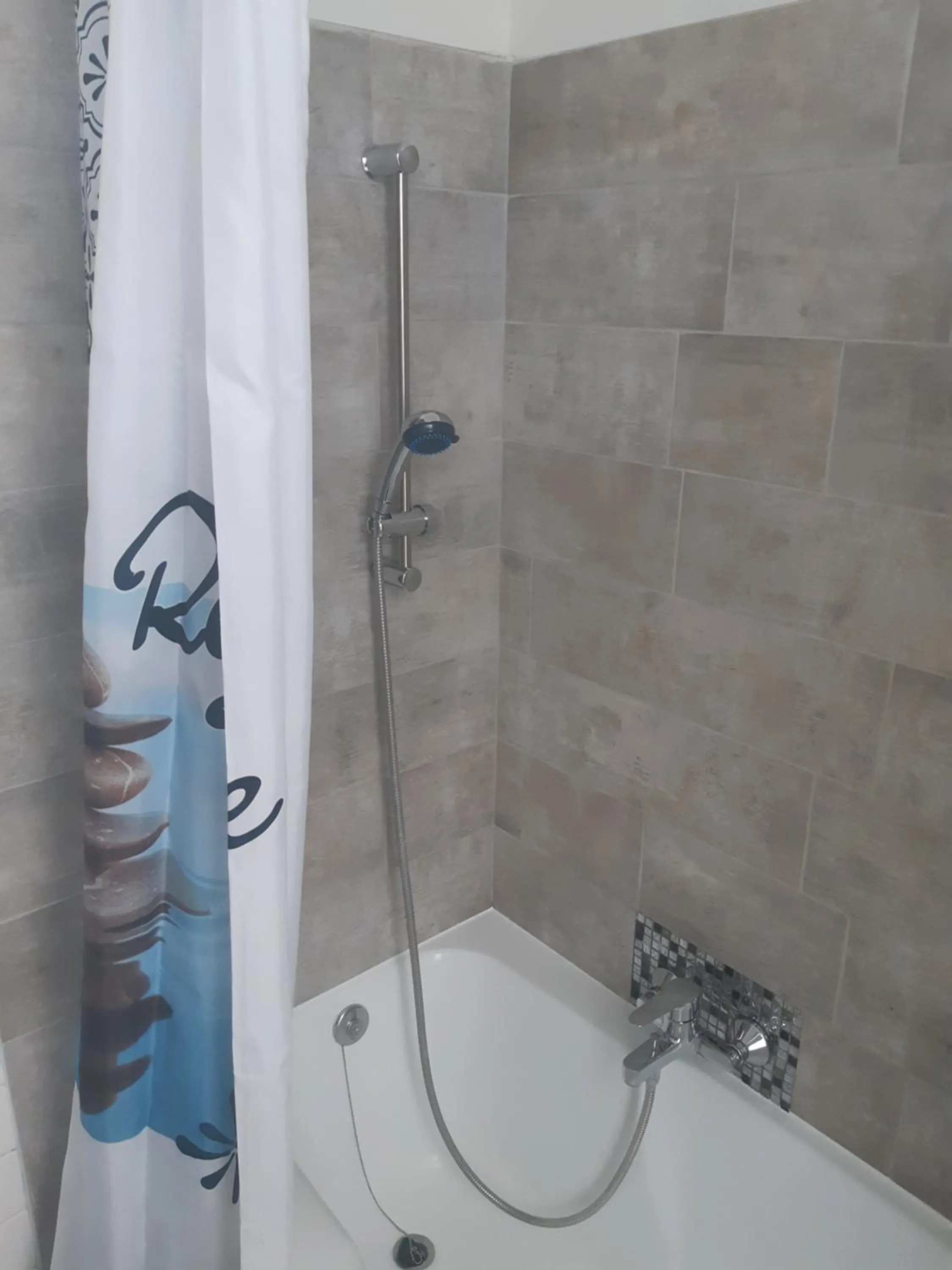 Bathroom in Bed and Breakfast P&P Nîmes-Centre