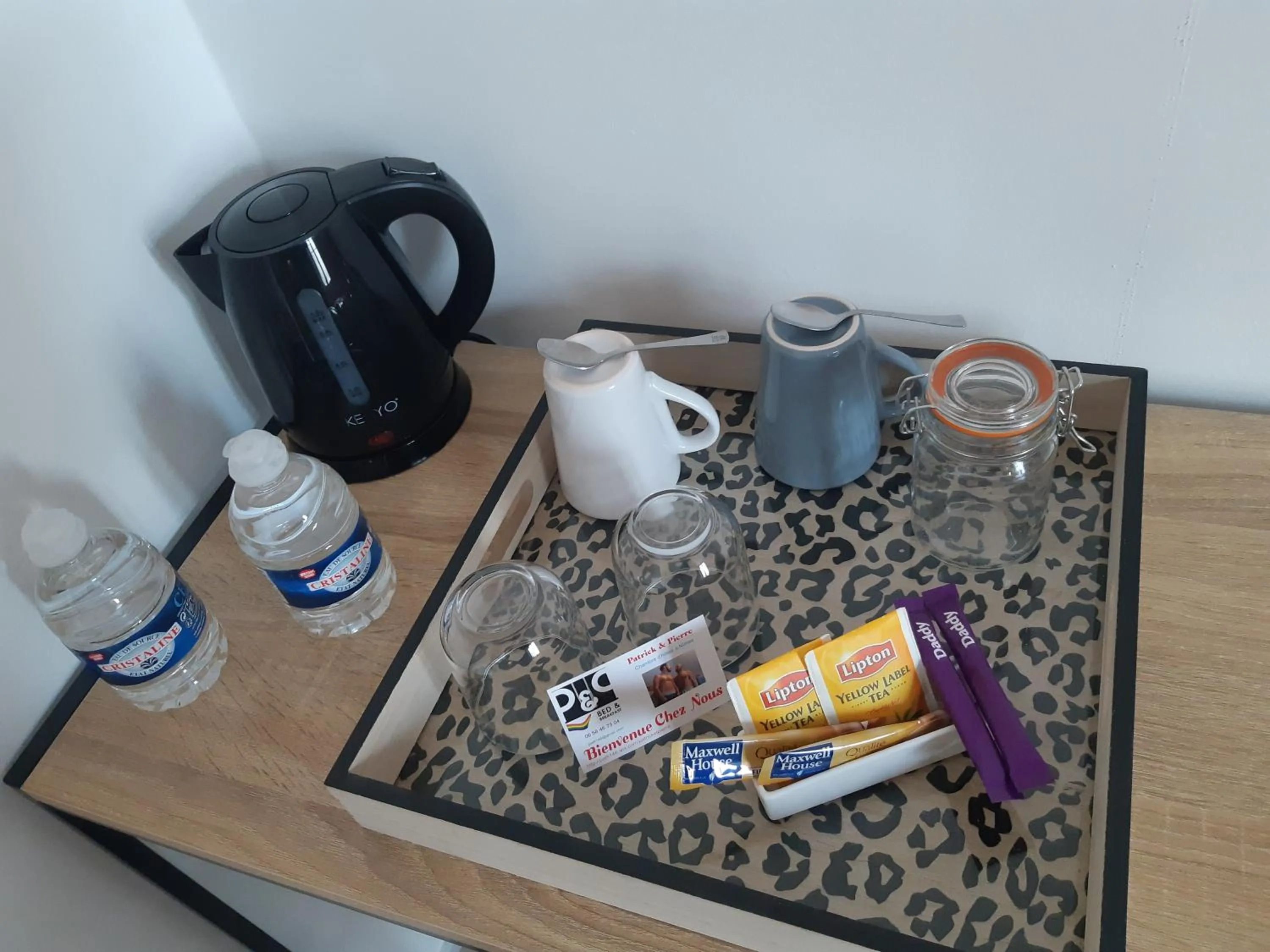 Coffee/tea facilities in Bed and Breakfast P&P Nîmes-Centre
