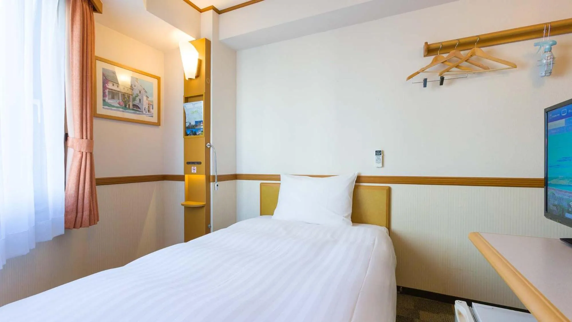 Bedroom, Bed in Toyoko Inn Osaka Tsuruhashi Ekimae