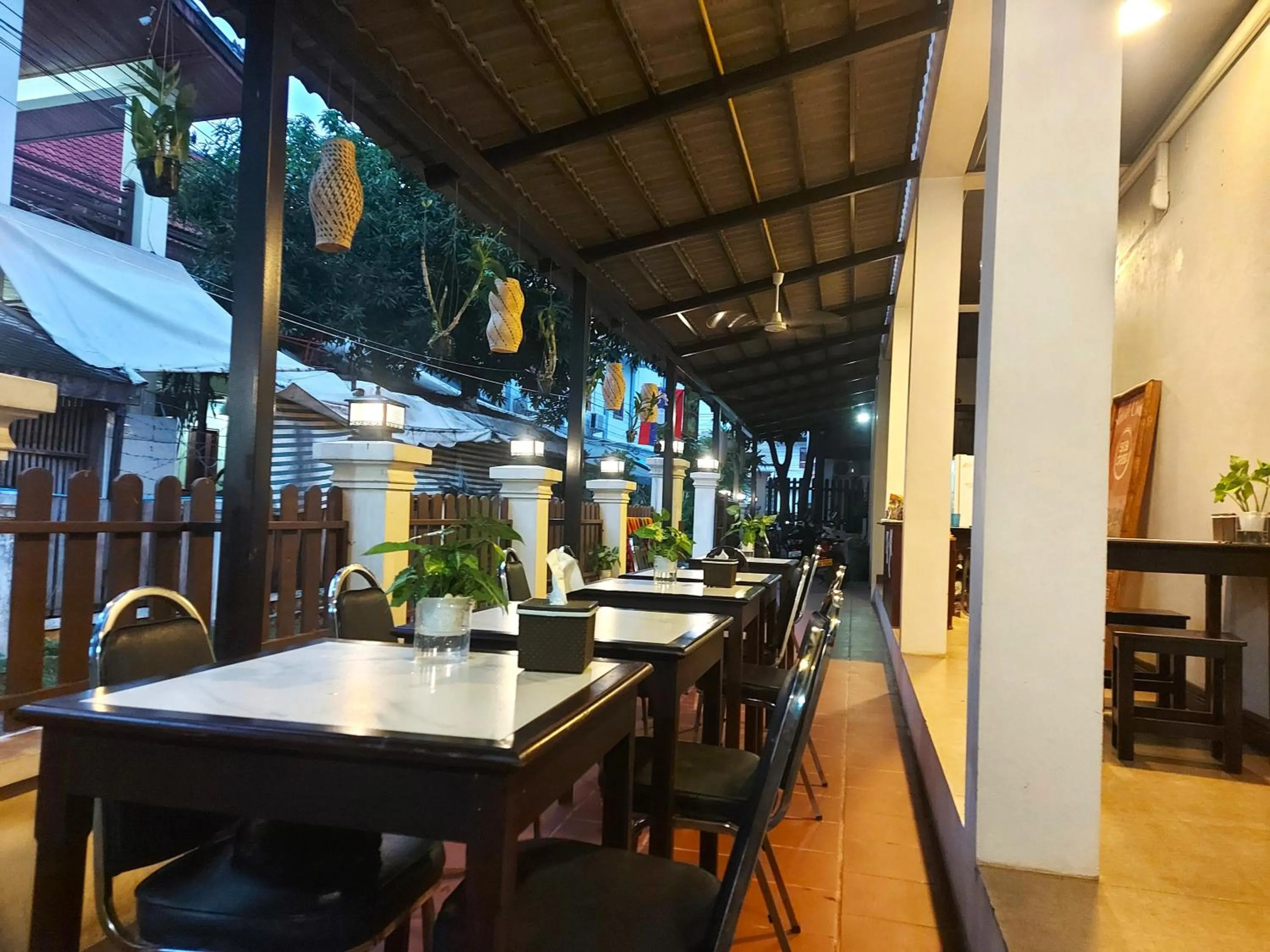 Restaurant/places to eat in Meunna Boutique Hotel