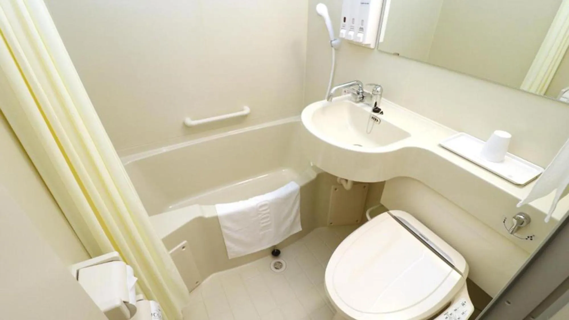 Bathroom in Toyoko Inn Osaka Tenjinbashi-suji Rokuchome