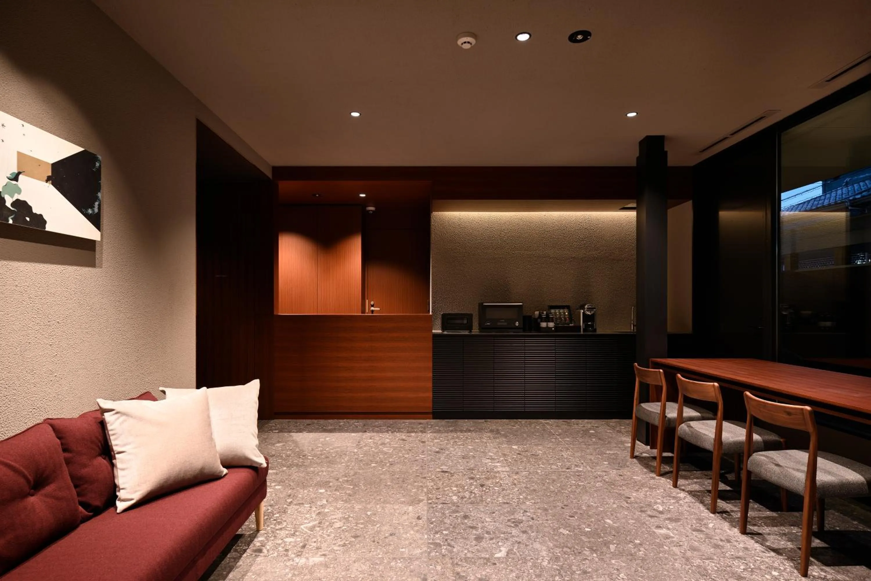 Communal kitchen in HOTEL KYOTOLOGY