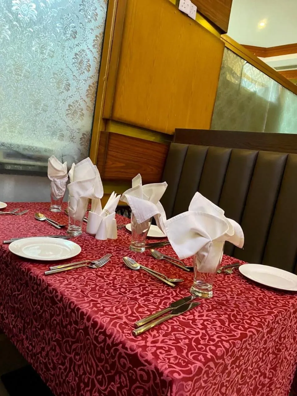 Restaurant/places to eat in Grand Inn Hotel