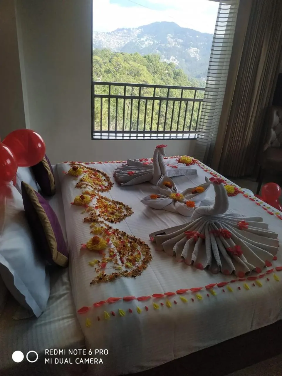 Toilet, Bed in Hotel Crosswinds West