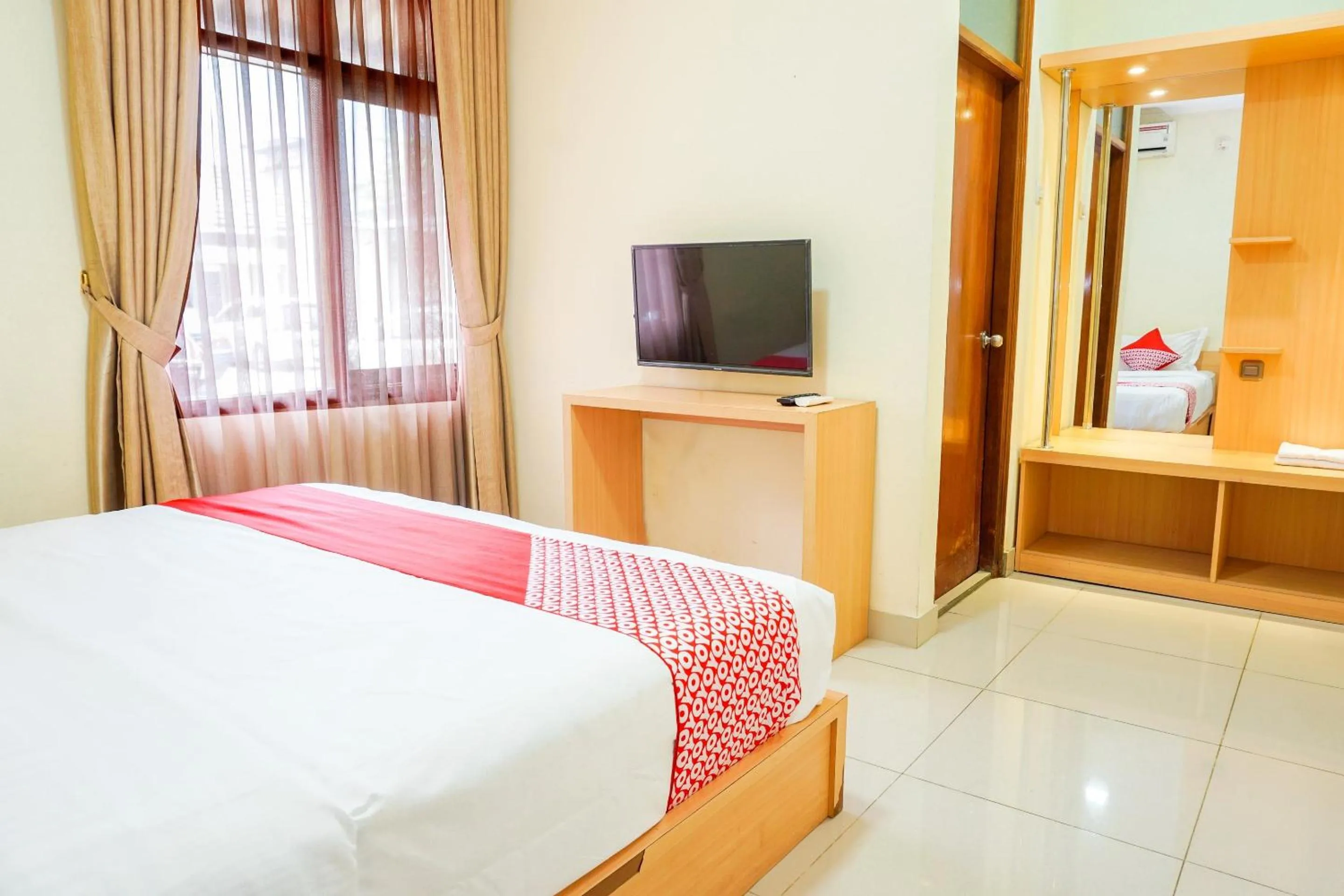 Bedroom, Bed in Hotel O Kebon Jeruk Near Gedung Sate Formerly Kurnia Hotel