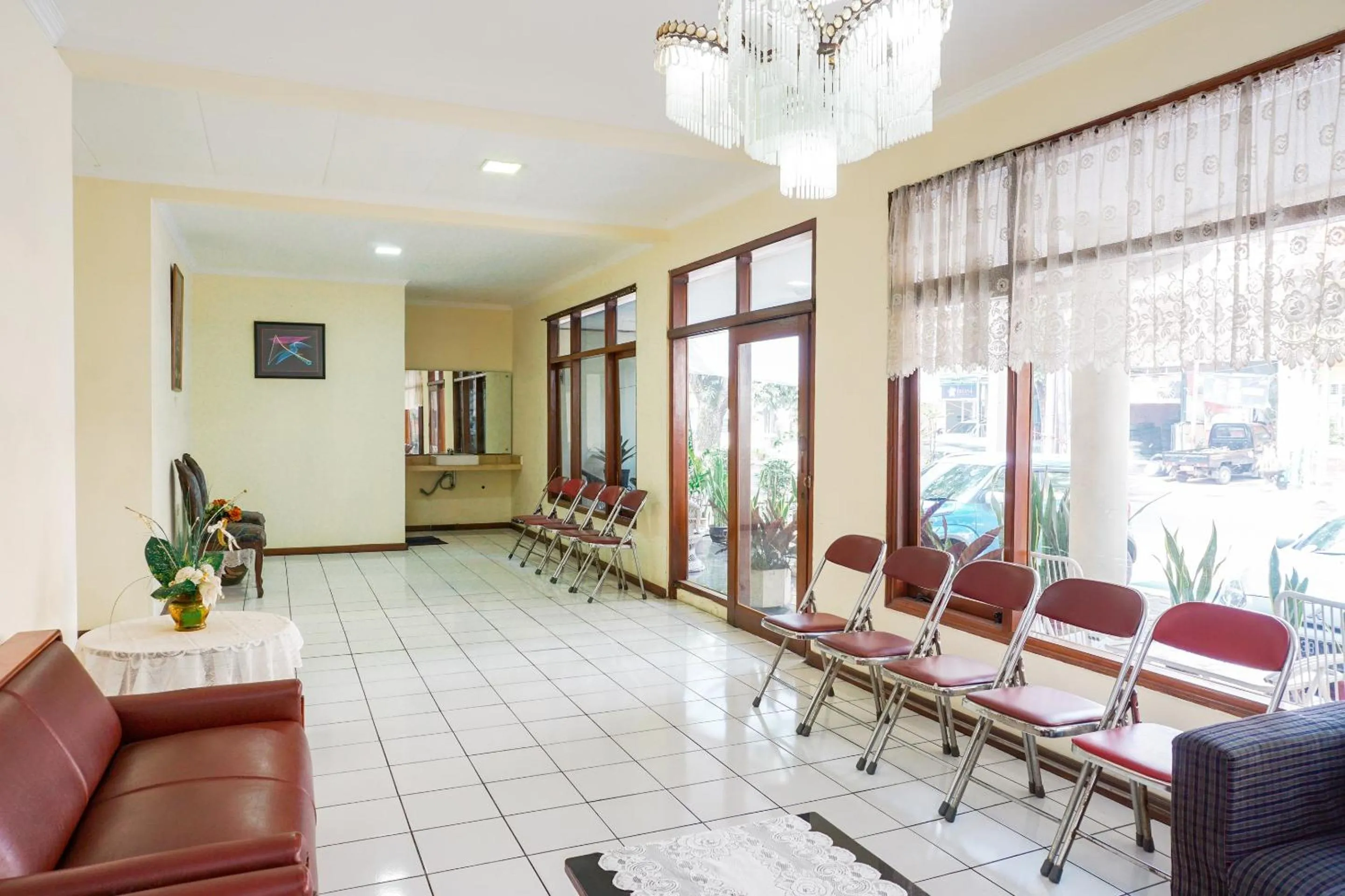 Lobby or reception in Hotel O Kebon Jeruk Near Gedung Sate Formerly Kurnia Hotel