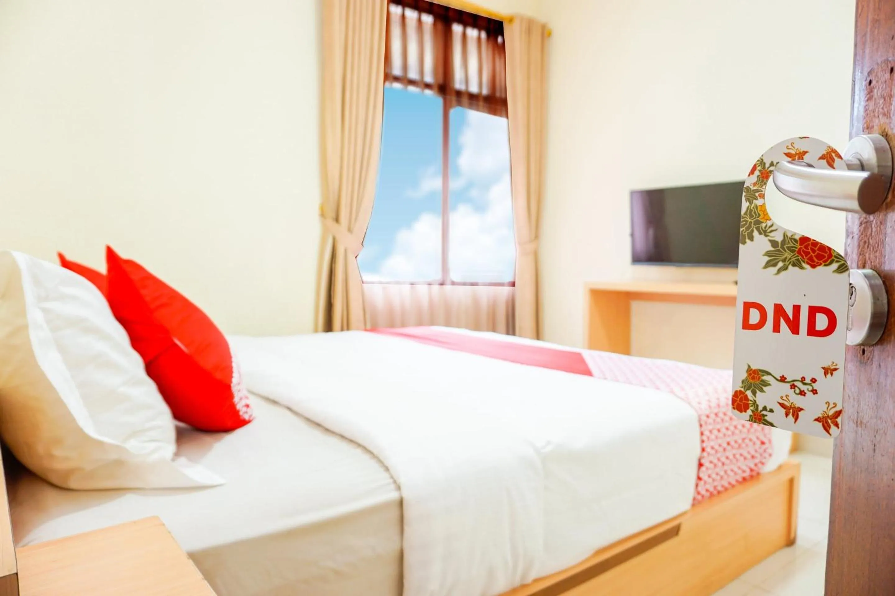 Bedroom, Bed in Hotel O Kebon Jeruk Near Gedung Sate Formerly Kurnia Hotel