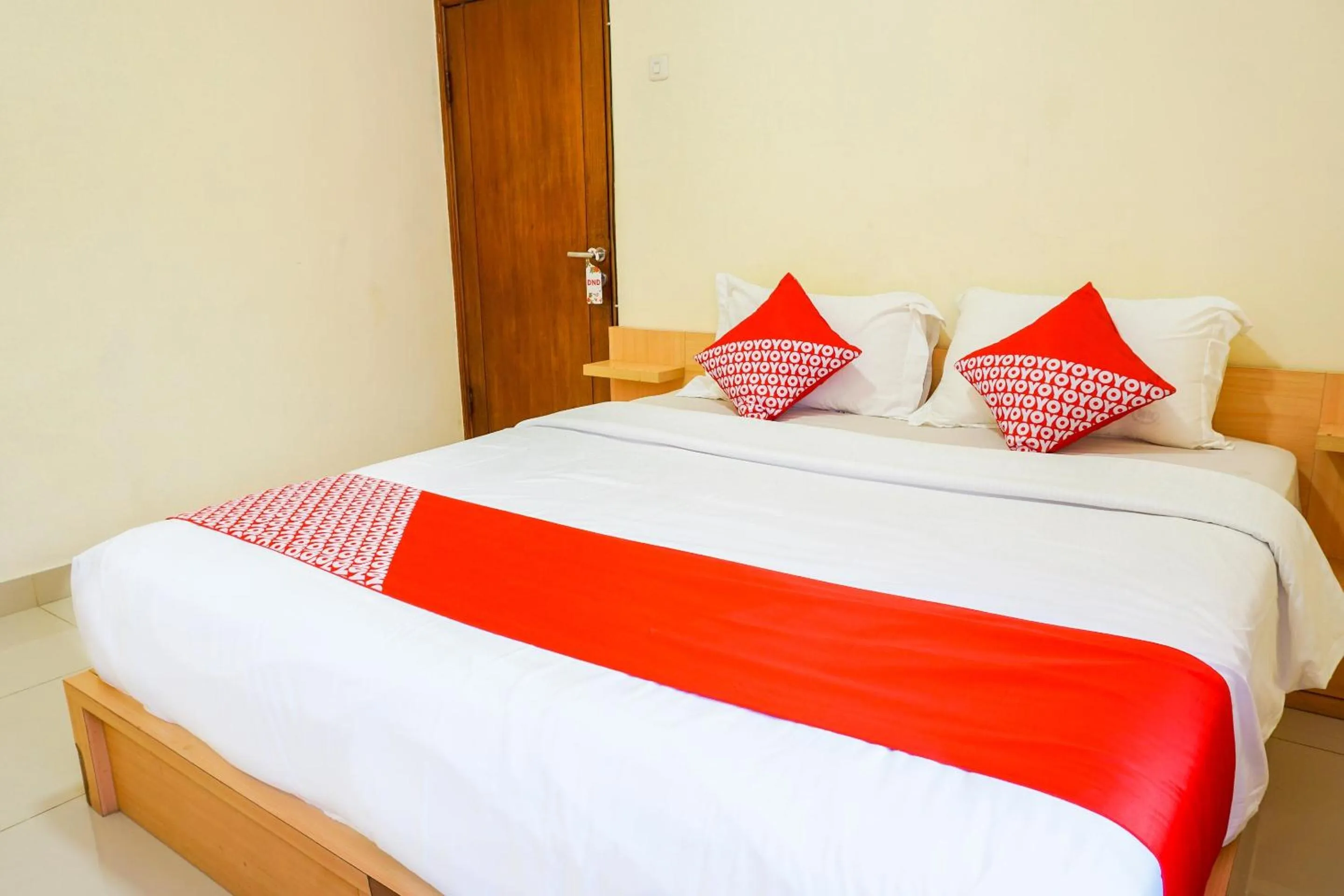 Bedroom, Bed in Hotel O Kebon Jeruk Near Gedung Sate Formerly Kurnia Hotel