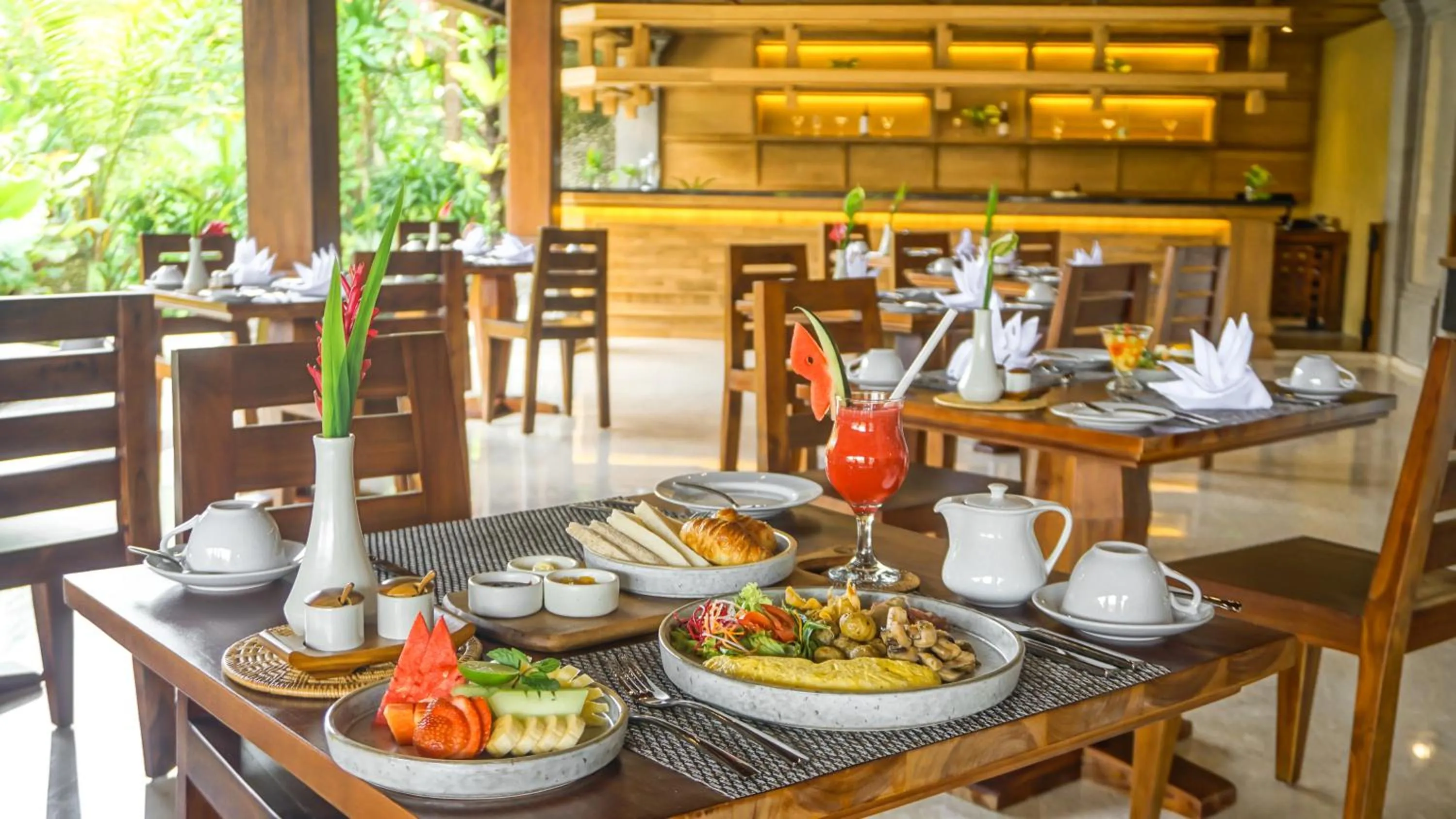 Restaurant/places to eat in Sakti Garden Resort & Spa