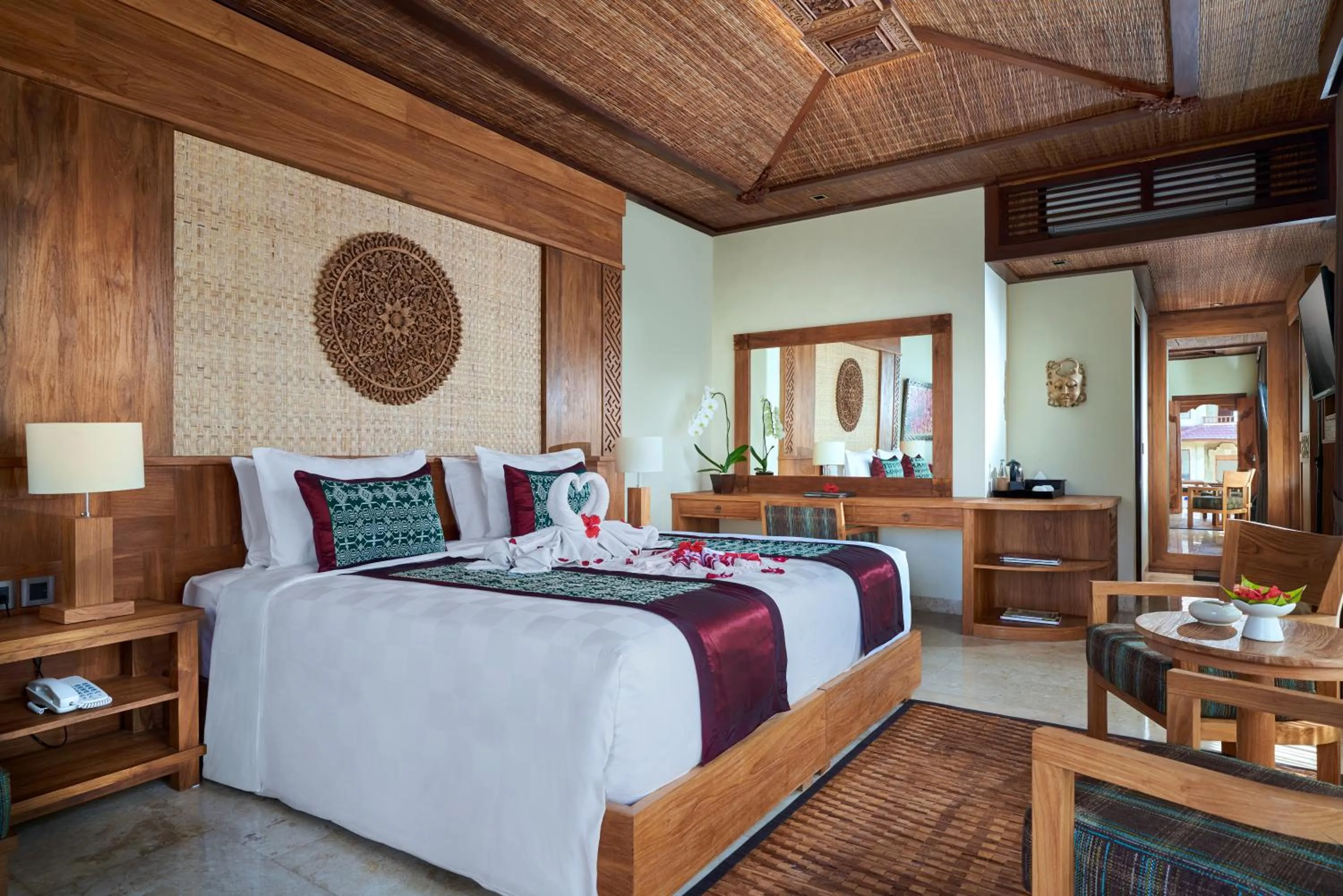 Bed in Sakti Garden Resort & Spa