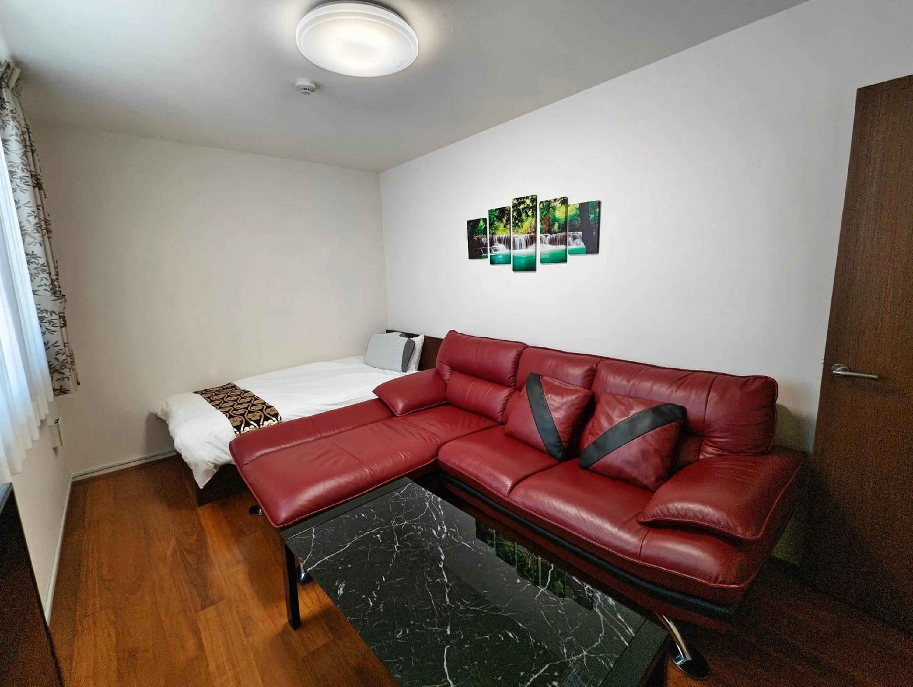 Photo of the whole room in Shin-Imamiya Grand F