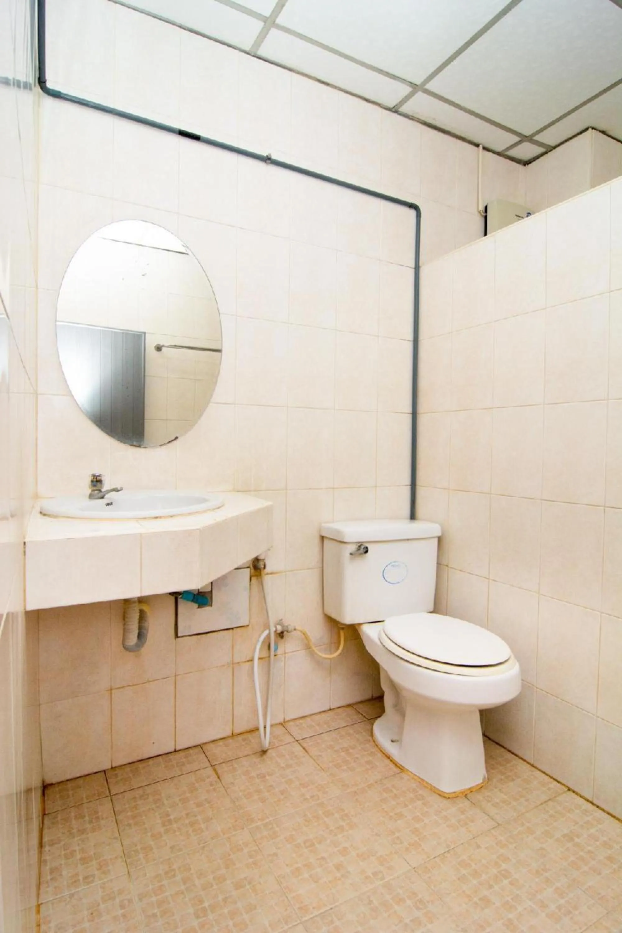 Bathroom in OYO 534 Phasuk Hotel