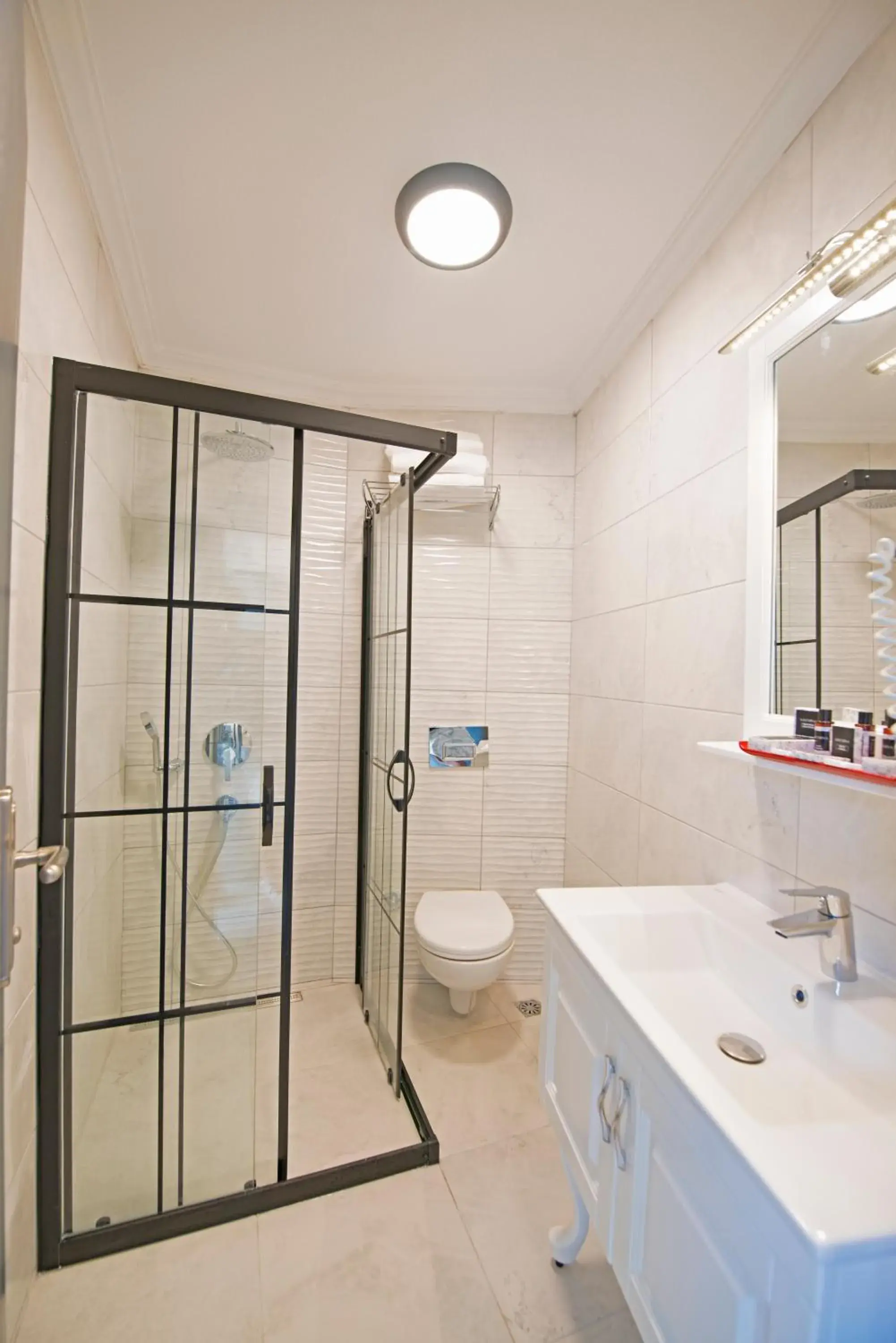 Standard Triple Room in Blue Bay Beach Hotel Standard Triple Room in Blue Bay Beach Hotel