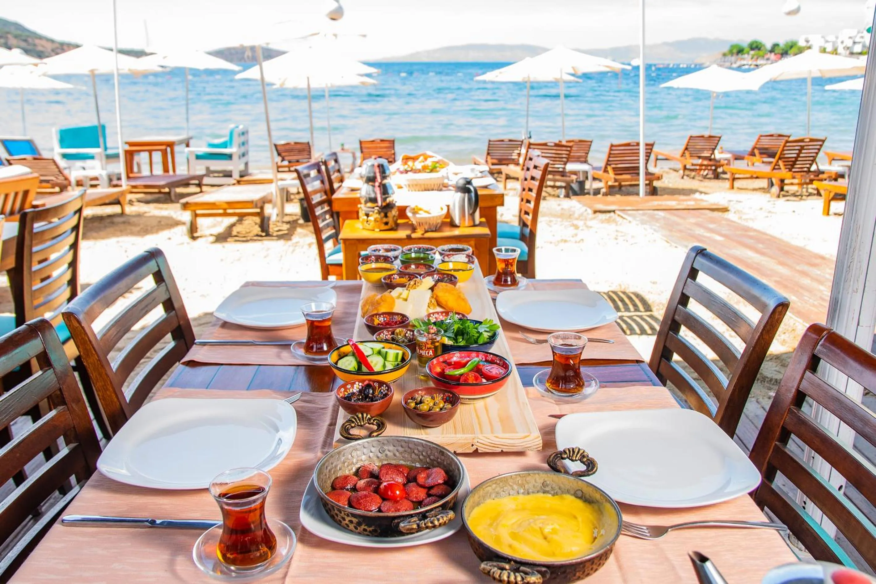 Restaurant/places to eat in Blue Bay Beach Hotel