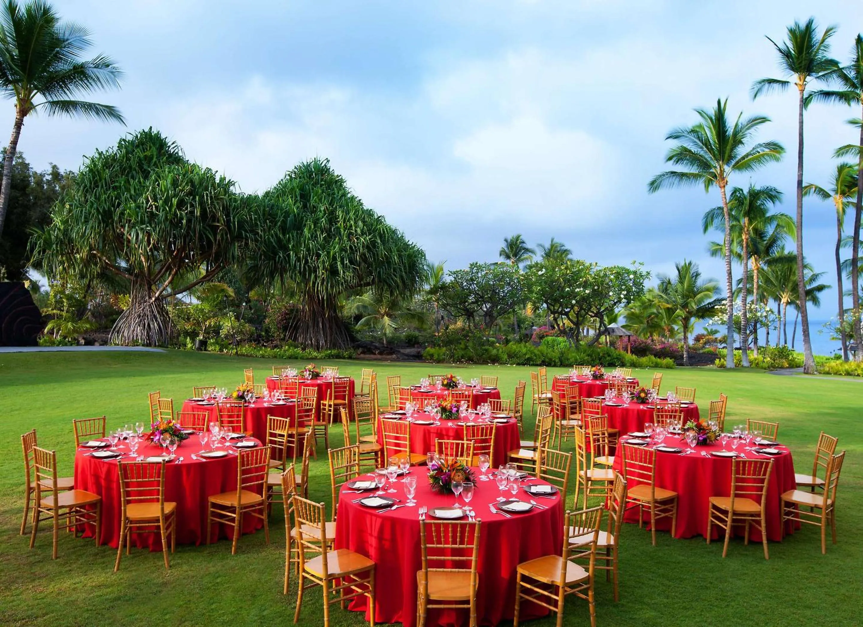 wedding in OUTRIGGER Kona Resort and Spa
