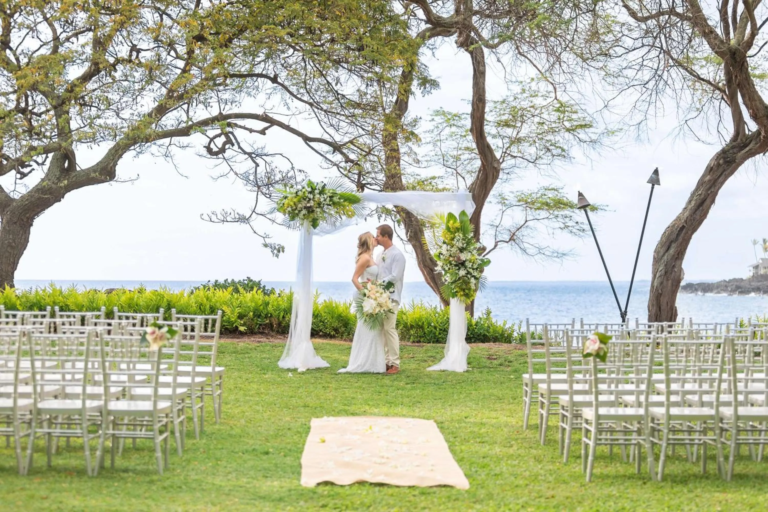 wedding in OUTRIGGER Kona Resort and Spa