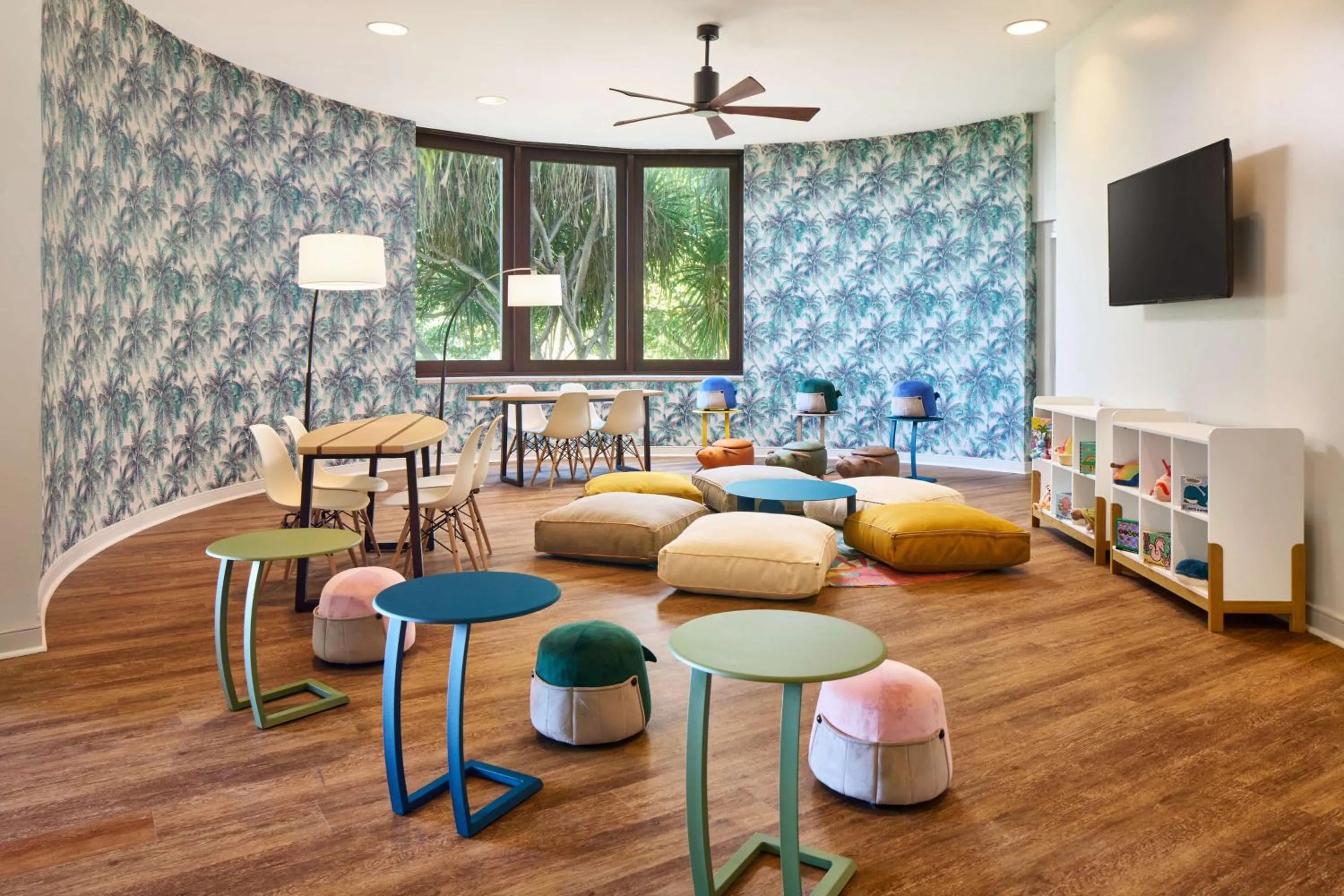 Lounge or bar in OUTRIGGER Kona Resort and Spa