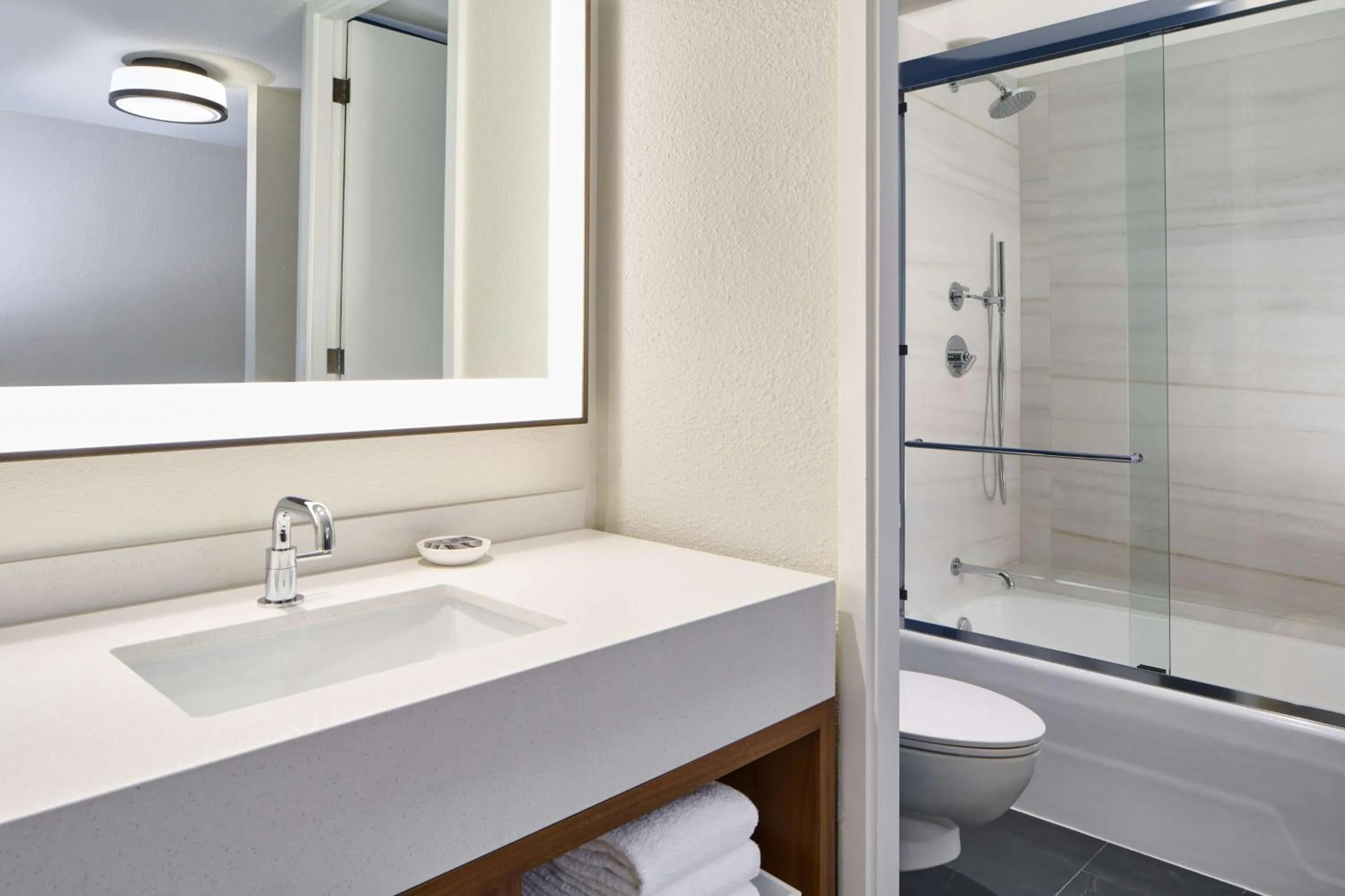 Bathroom in OUTRIGGER Kona Resort and Spa