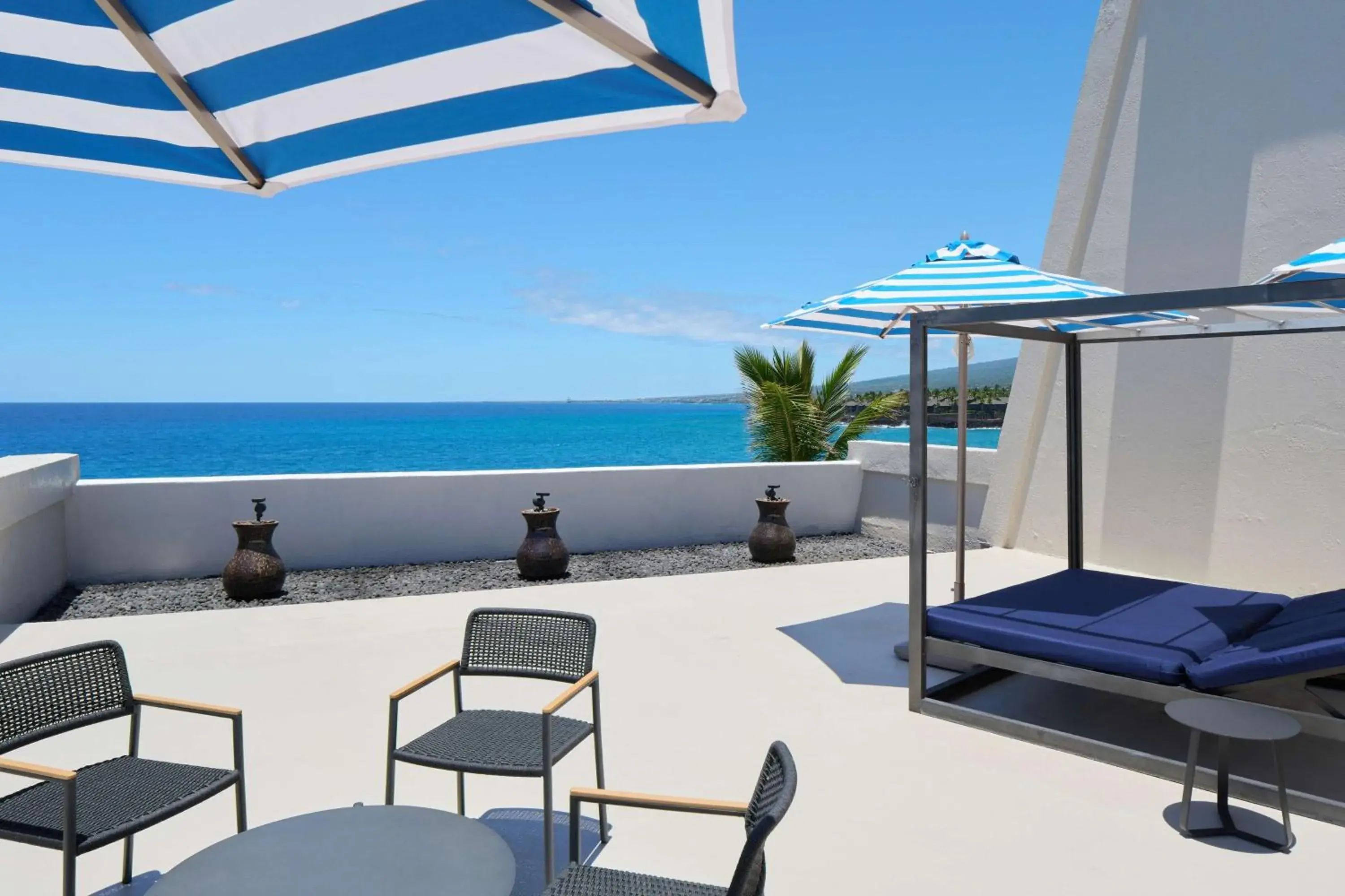 King Suite with Club Ocean Front View in OUTRIGGER Kona Resort and Spa King Suite with Club Ocean Front View in OUTRIGGER Kona Resort and Spa