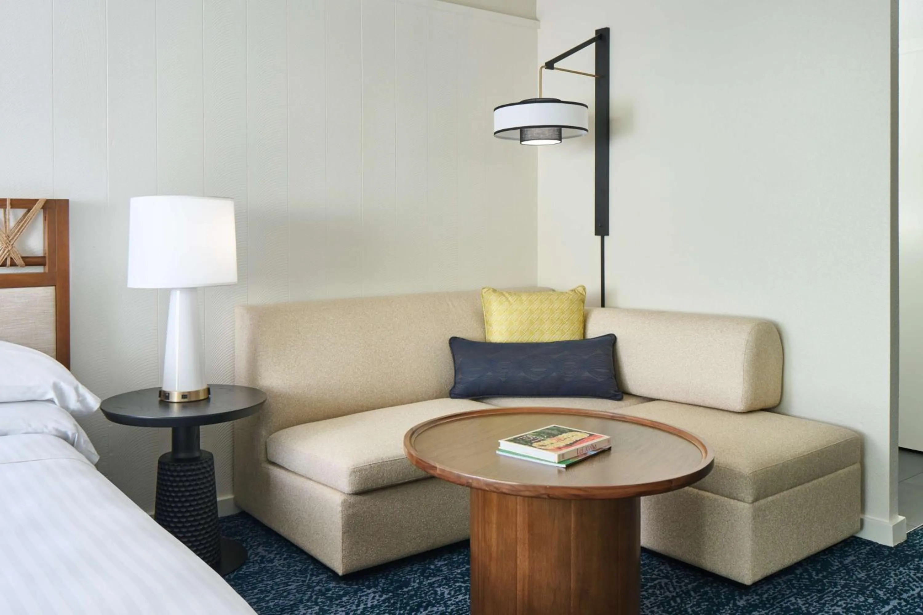 Bedroom, Bed in OUTRIGGER Kona Resort and Spa