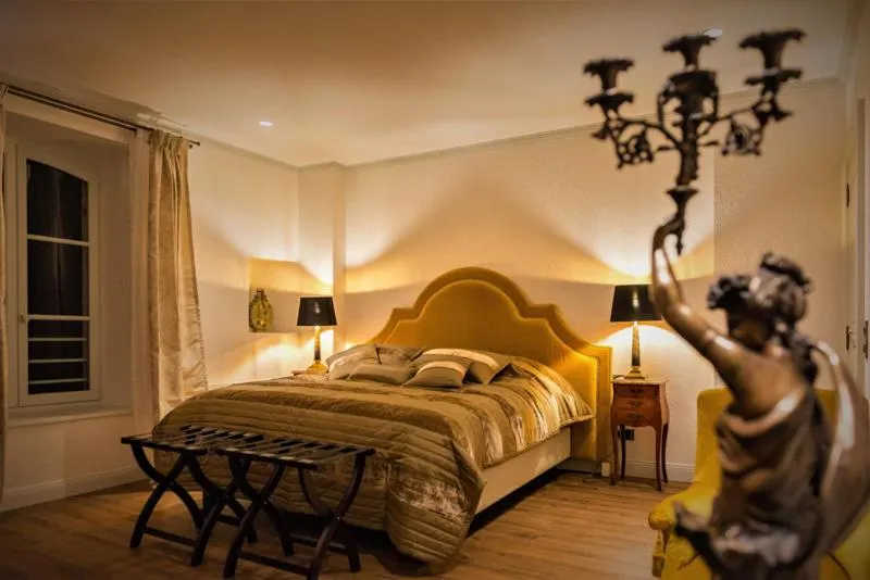 Photo of the whole room, Bed in Chateau du Bec du Gave