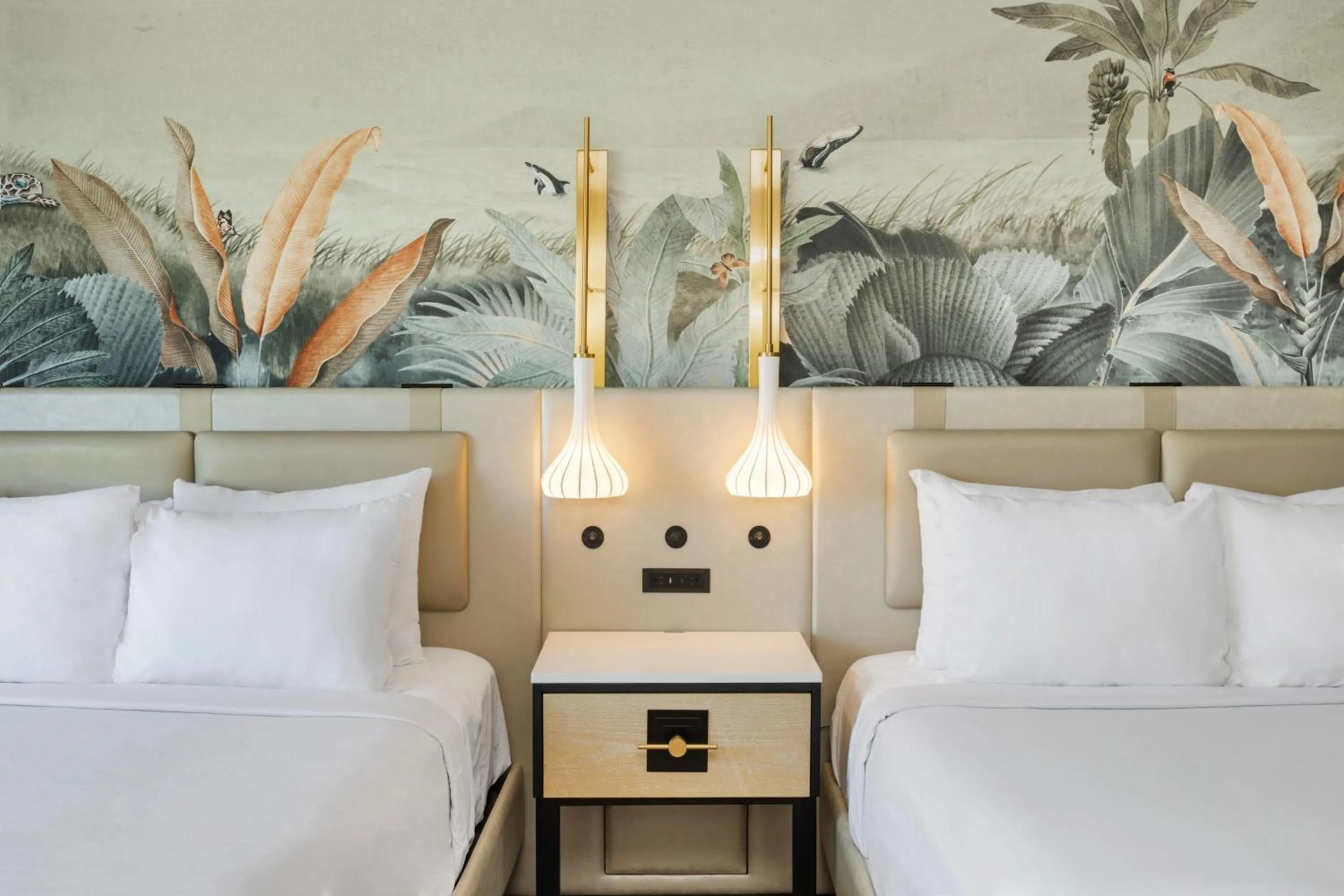 Bed in Maui Seaside Hotel