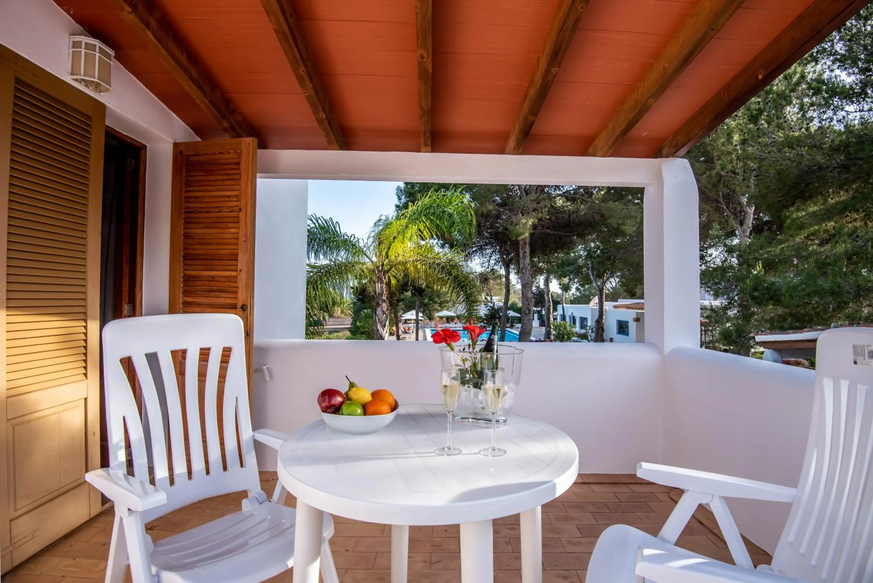 Balcony/Terrace in Bungalows Es Pins - Emar Hotels