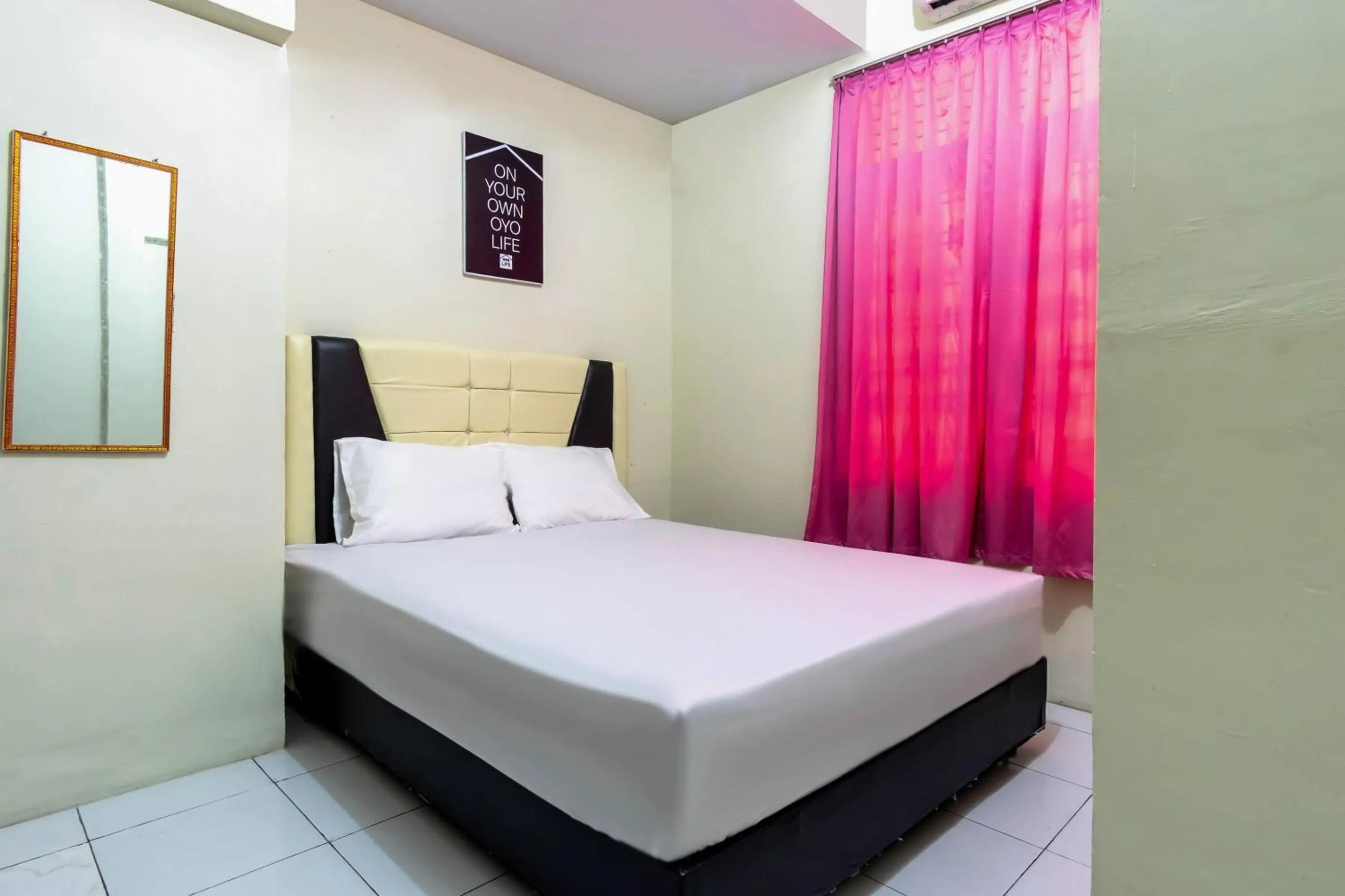 Bedroom, Bed in OYO Living 2604 Elicia Kost