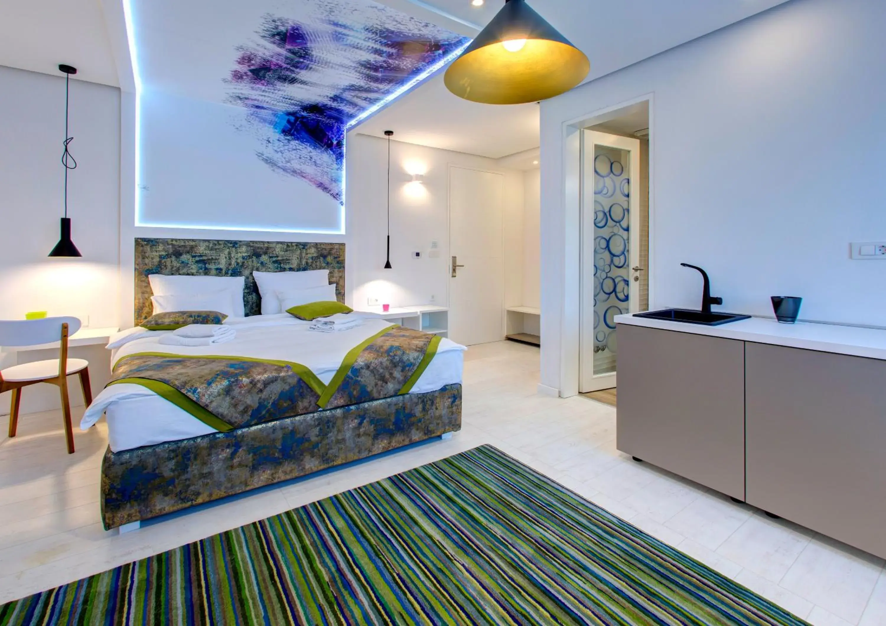 Deluxe Double or Twin Room with City View - single occupancy in Diamond Rain Boutique Hotel Deluxe Double or Twin Room with City View - single occupancy in Diamond Rain Boutique Hotel