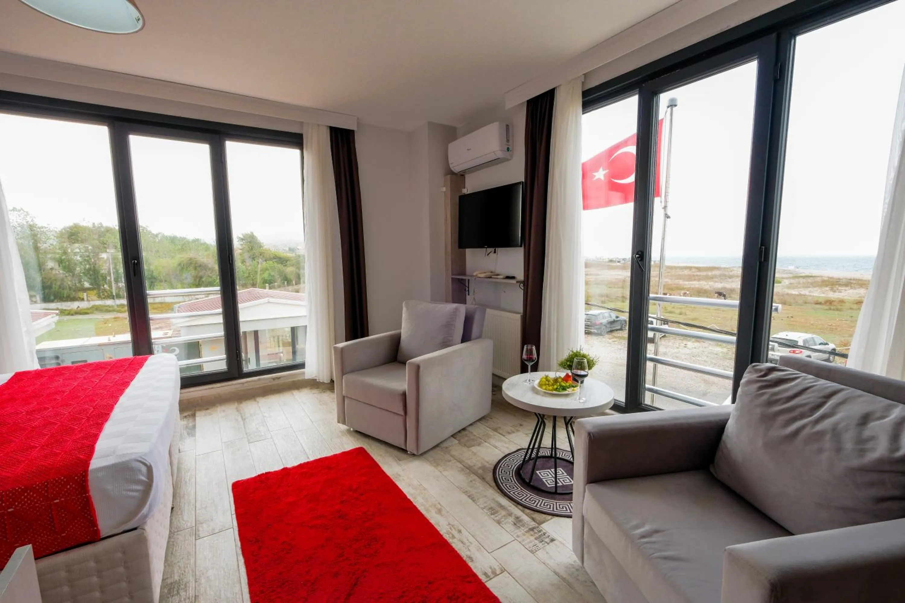 View (from property/room), Bed in Yalıköy Deniz Otel Istanbul