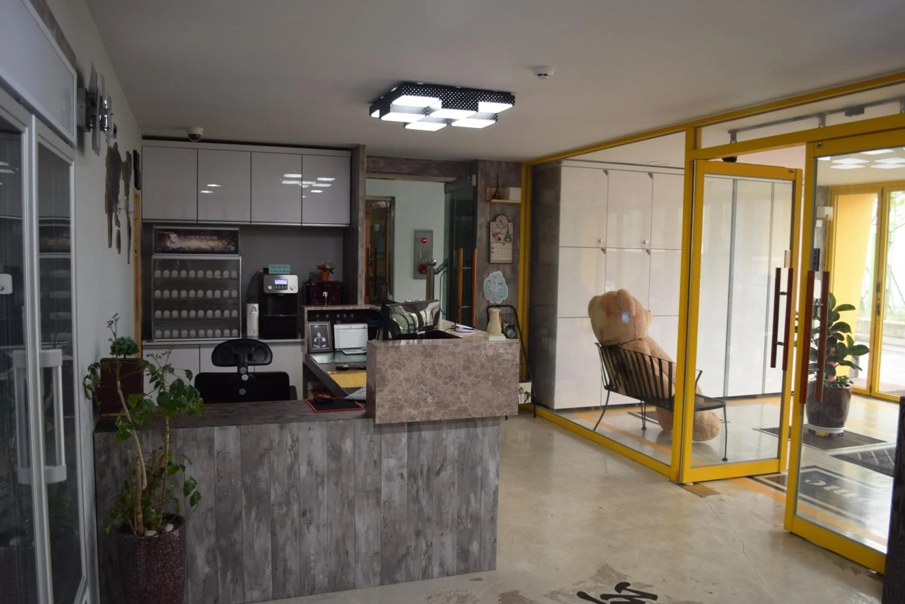 Lobby or reception in Hostel Dahyun & Guesthouse
