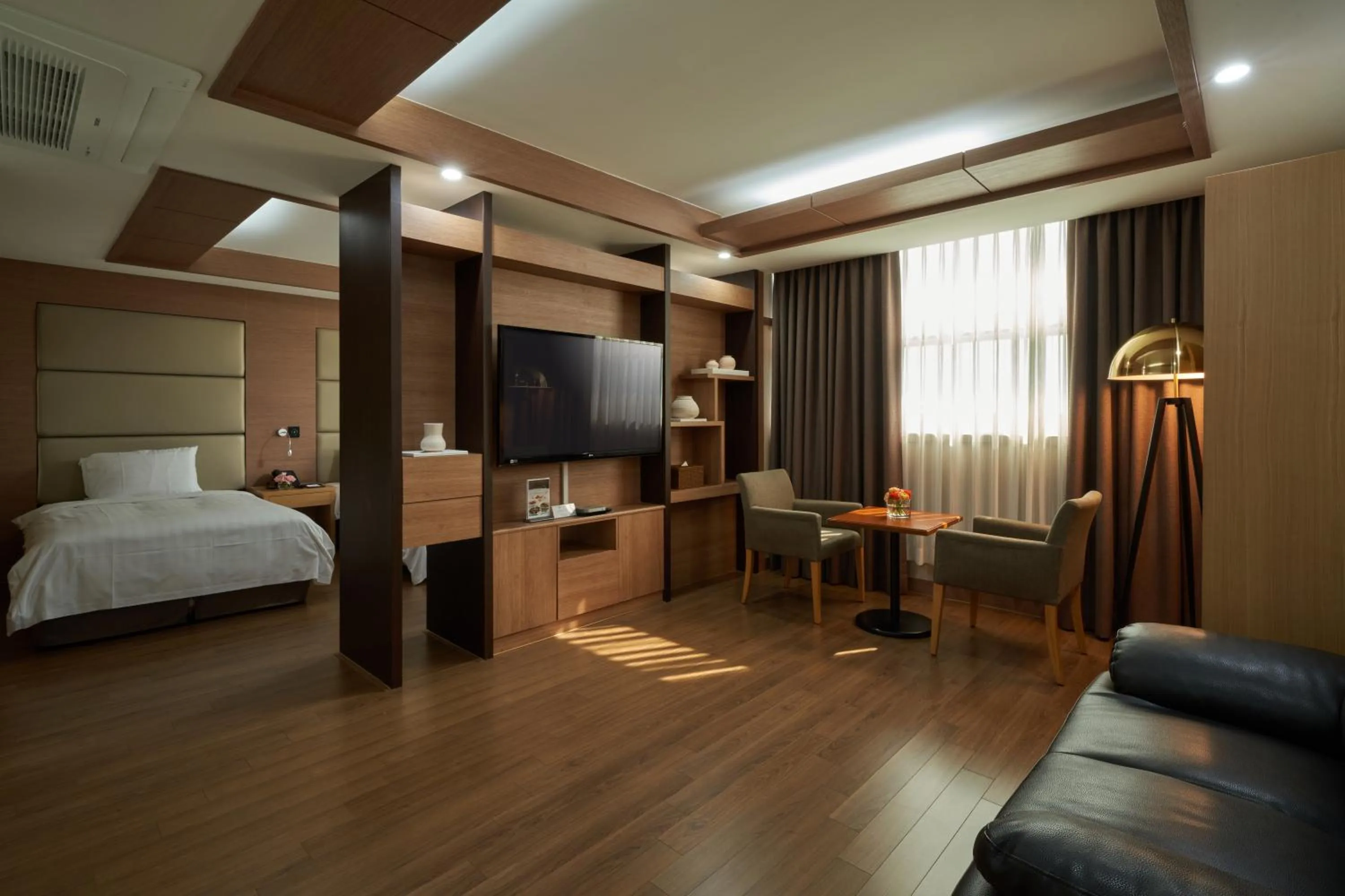 Bed in Gyeongju GG Tourist Hotel