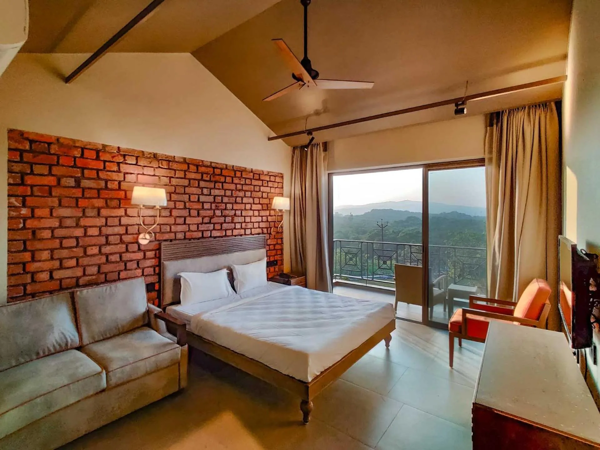 Bed in Advait Resort Kshetra Mahabaleshwar